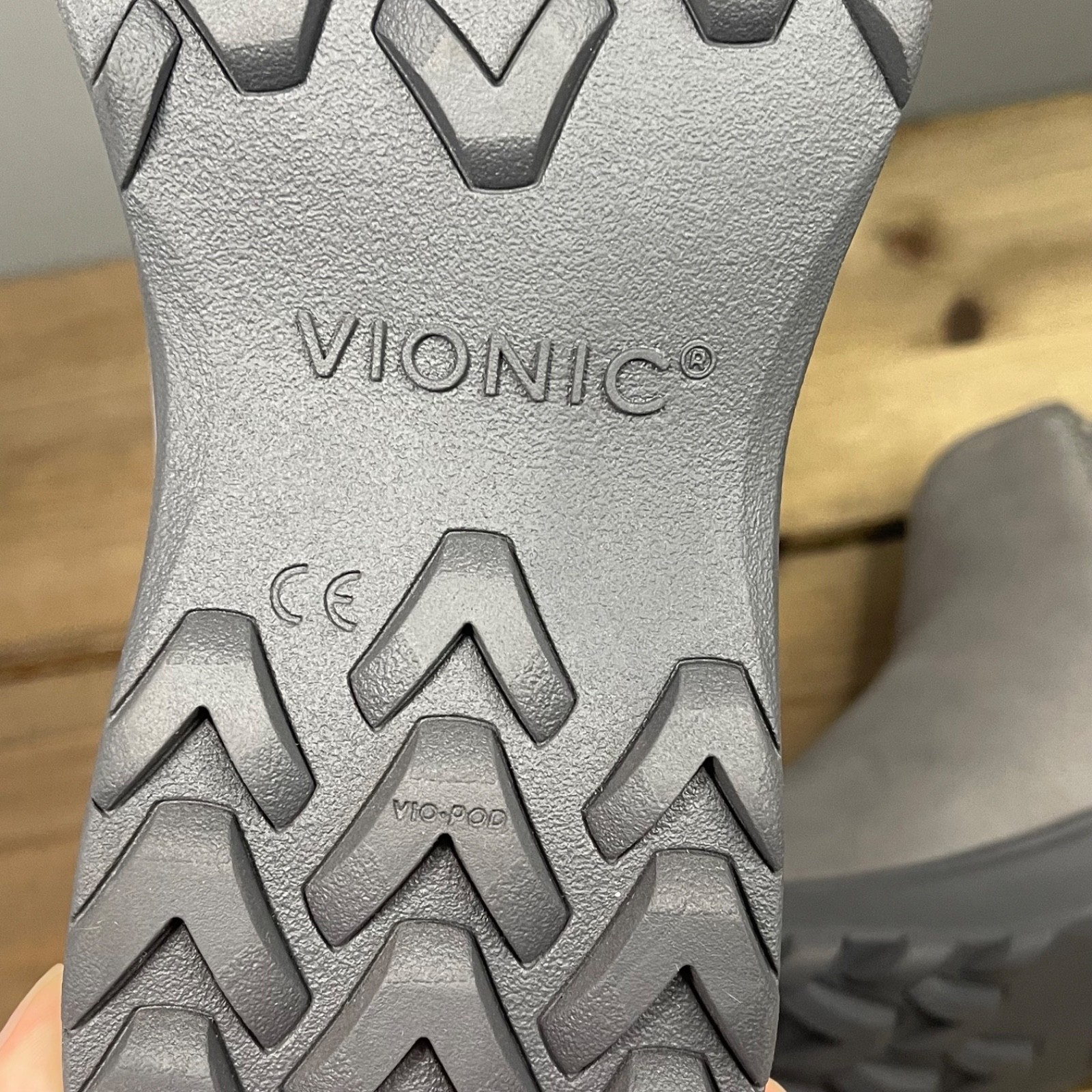 Vionic Women’s Evergreen Water Resistant Ankle Boots Size 6 Charcoal Gray Nubuck