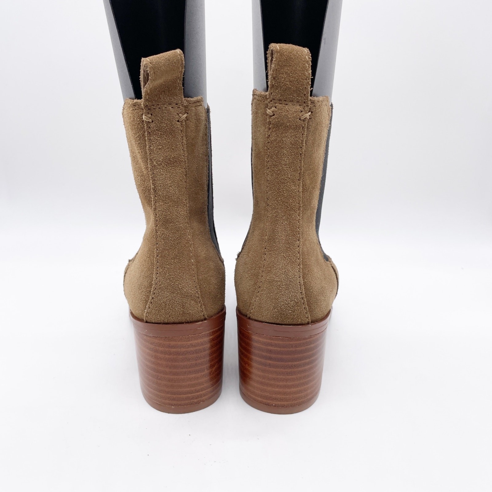 Steve Madden Women’s Rhiannon Chelsea Boot Brown Suede Size 7.5