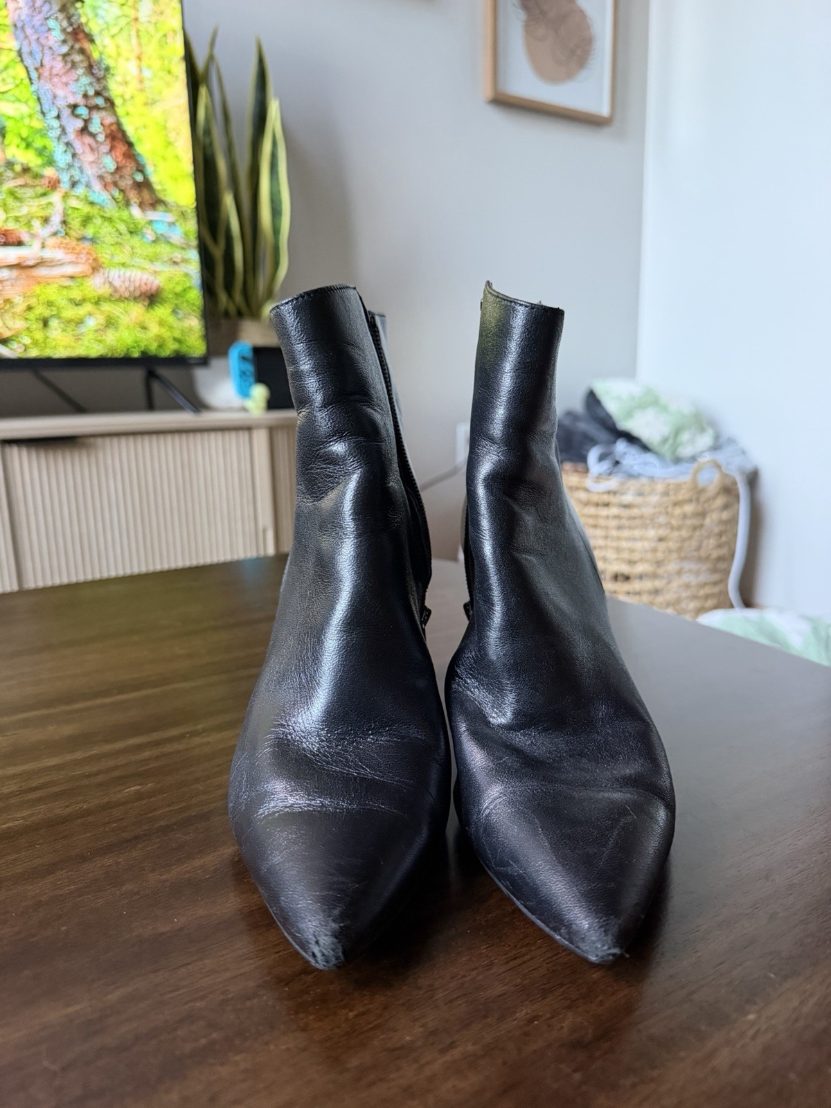 Michael Kors Black Leather Ankle Bootie Pointed Toe Zip Women’s 7
