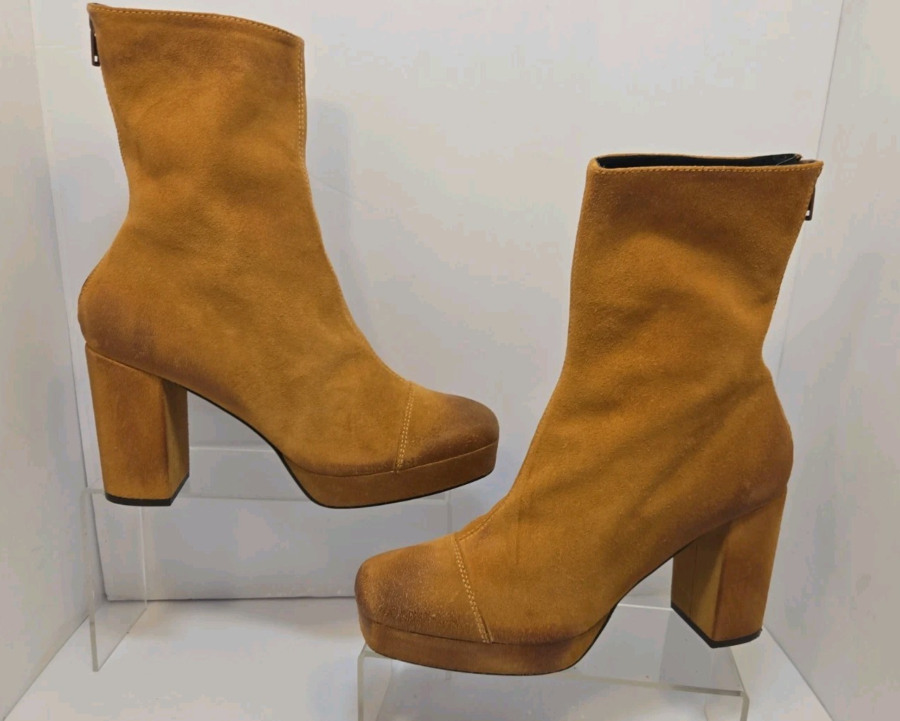 Free People Women’s Cecile Distressed Tan Nubuck Ankle Boot EU 39 M US 8.5 M