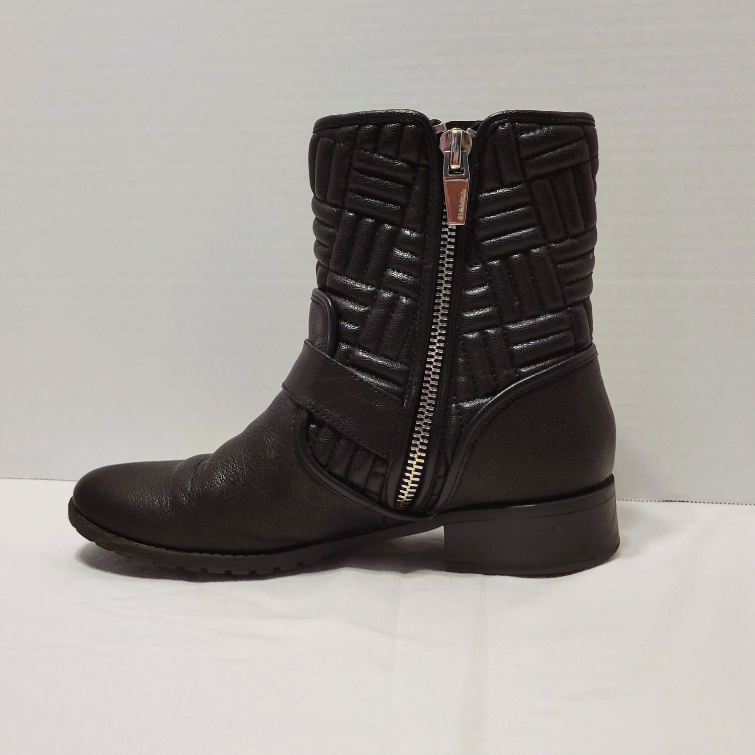 Calvin Klein Ankle Boots Women’s Size 7.5 Rauline Black Quilted Zippers