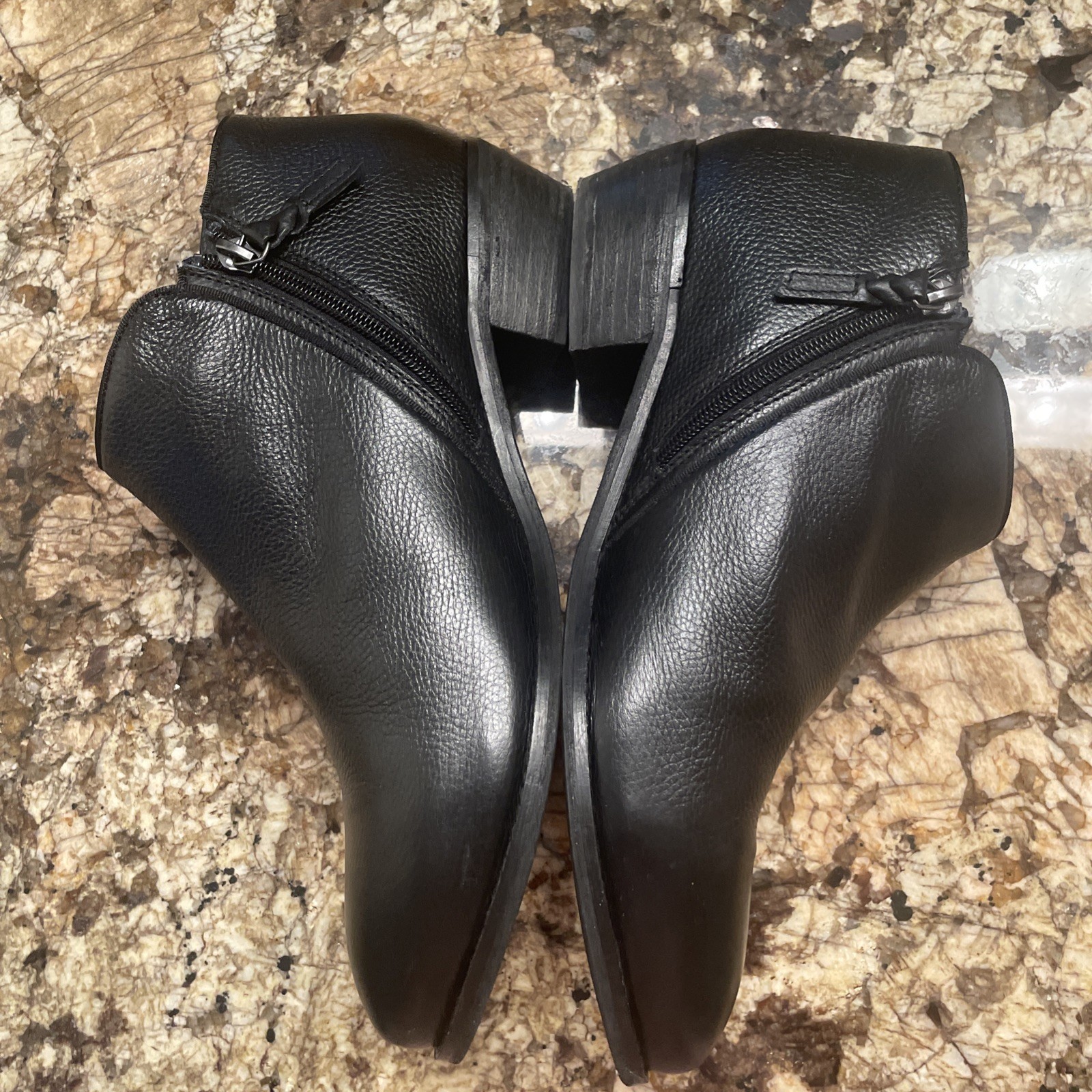 Softwalk Black Leather Ankle Boot Women’s Arch Support Size 11 M
