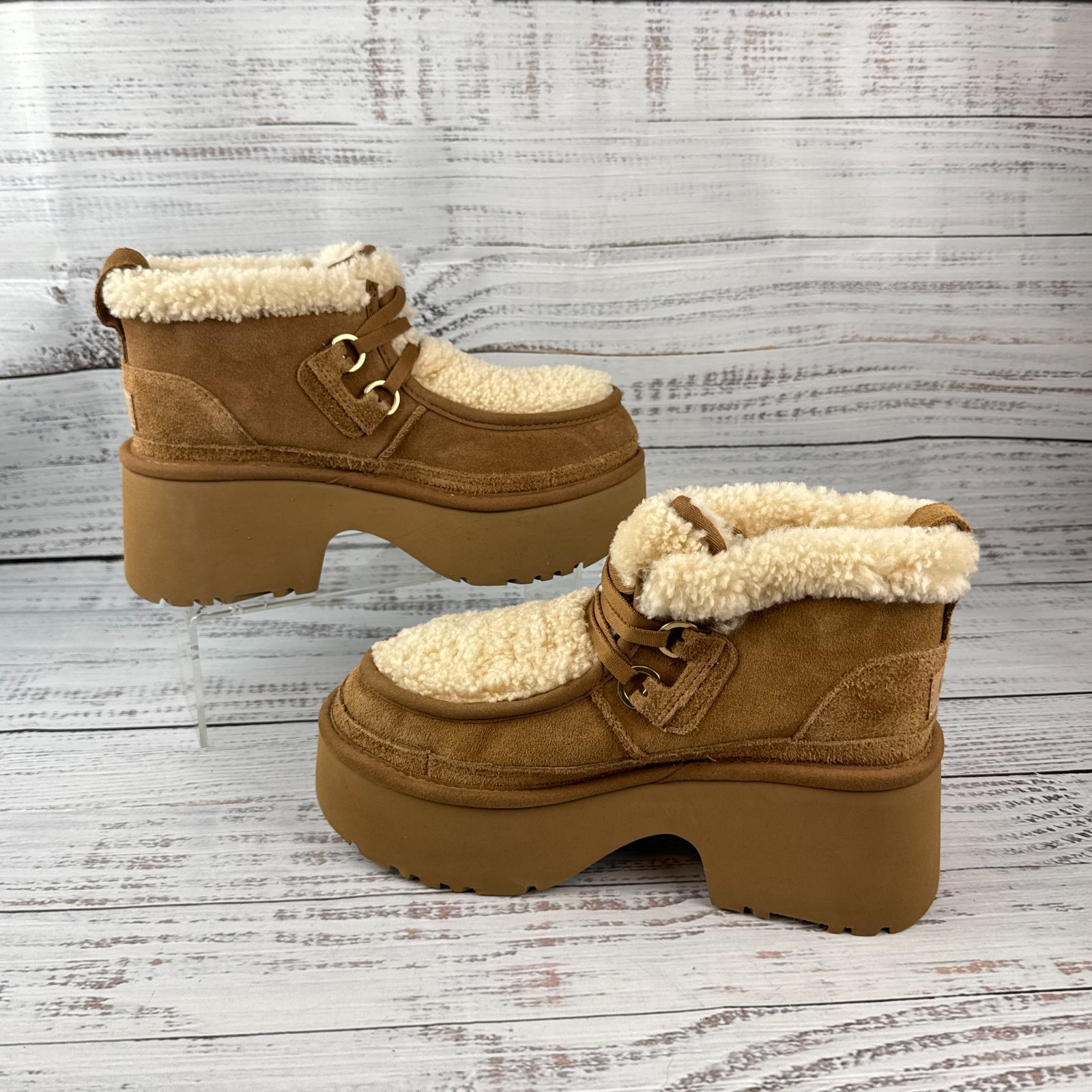 UGG Classic New Heights Womens US 8 Lace Up Boots Chestnut Suede