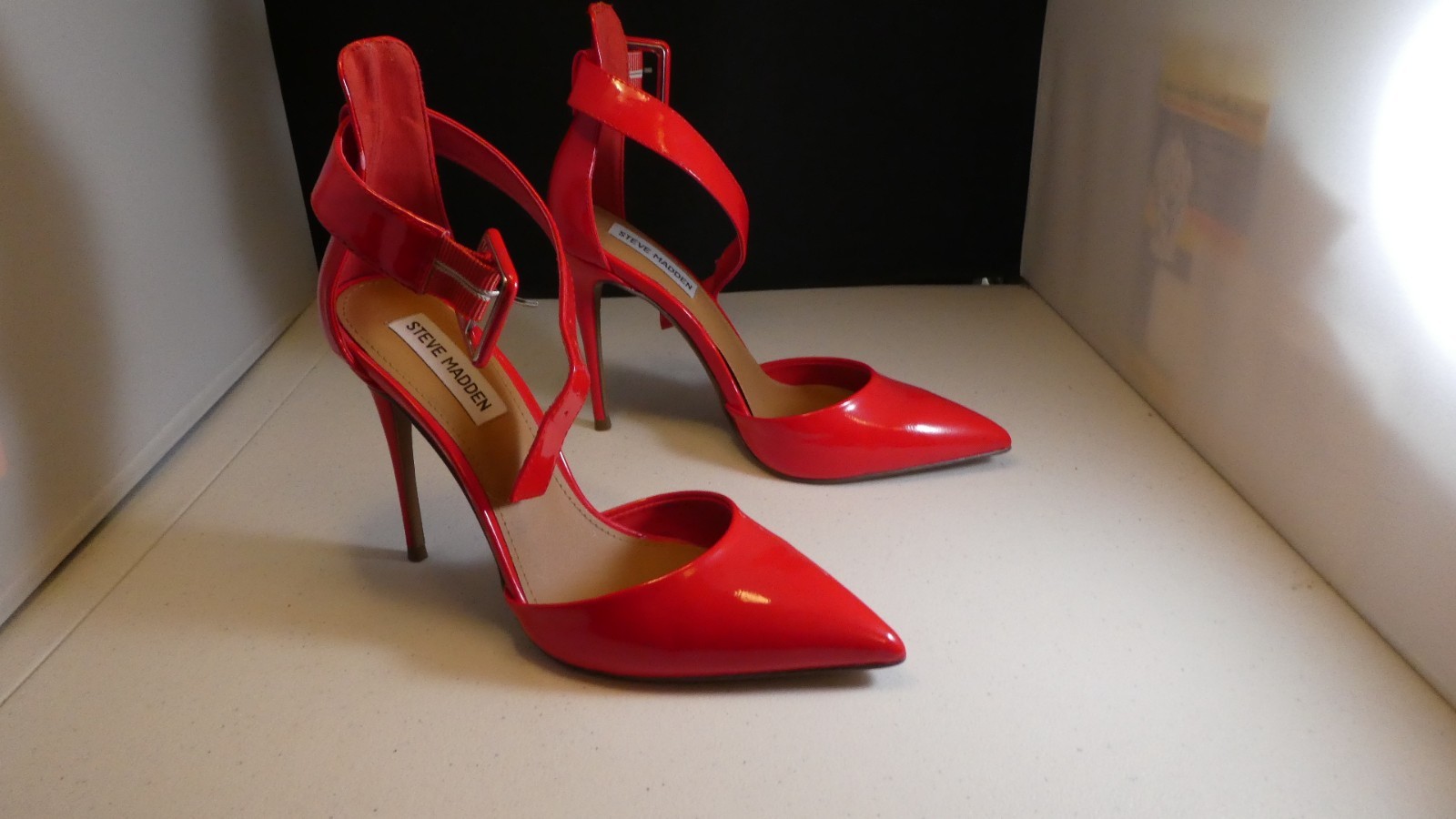 steve madden glossy red stilletos size 7.5 , gently used, classy elegant holiday