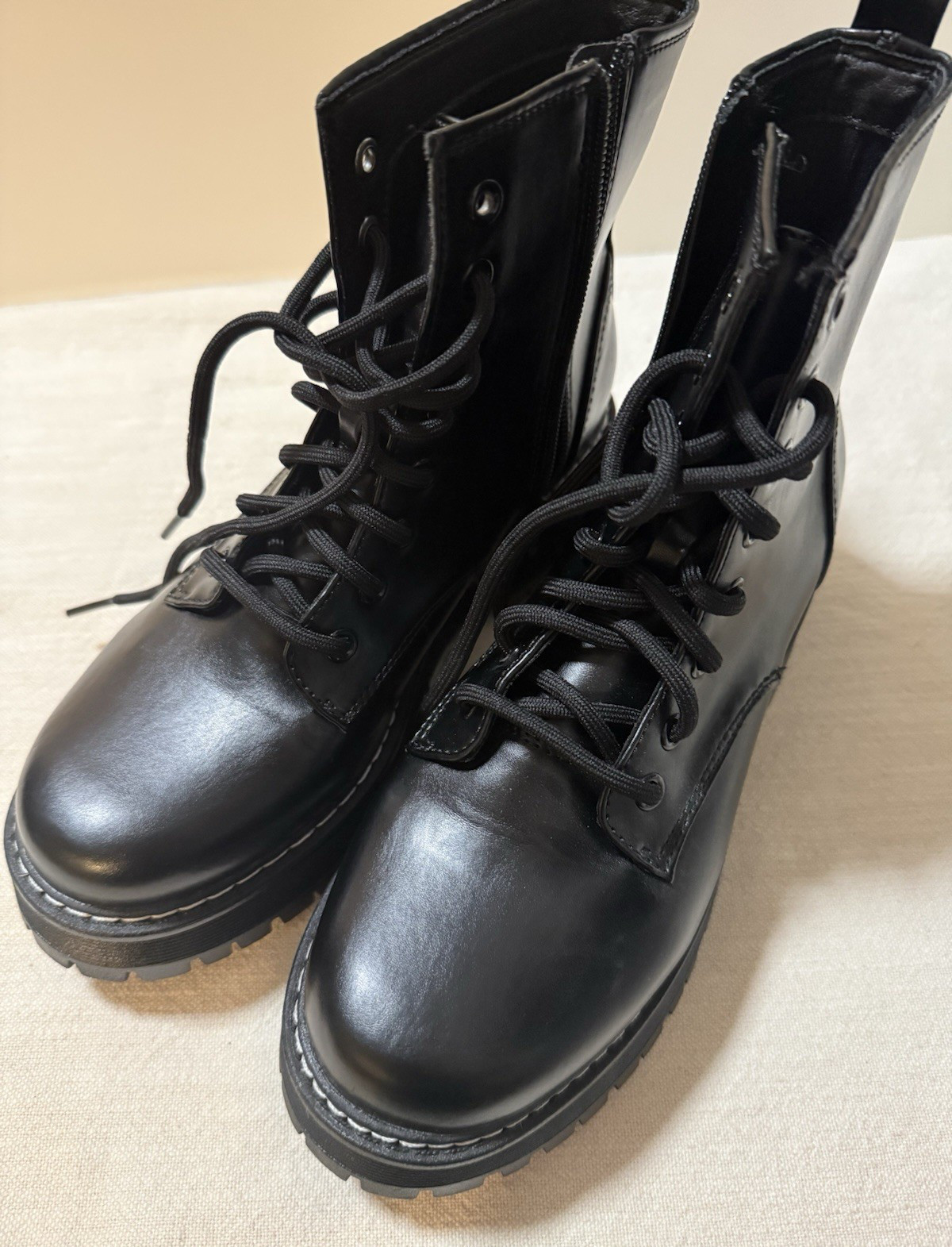 Madden Girl Combat Boots Black Lace Up Zip Chunky Womens Size 8
