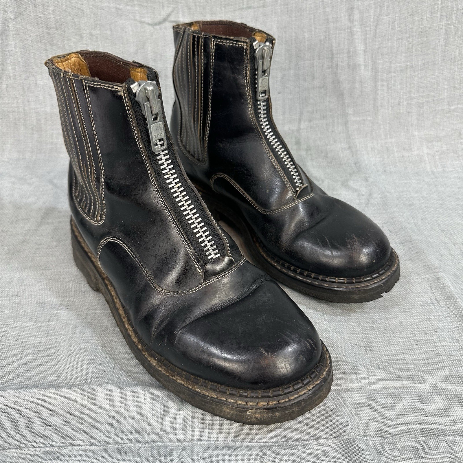 Fluevog Angel Ankle Zip Front black leather boots SIZE M 8 W 10 Rare Distressed