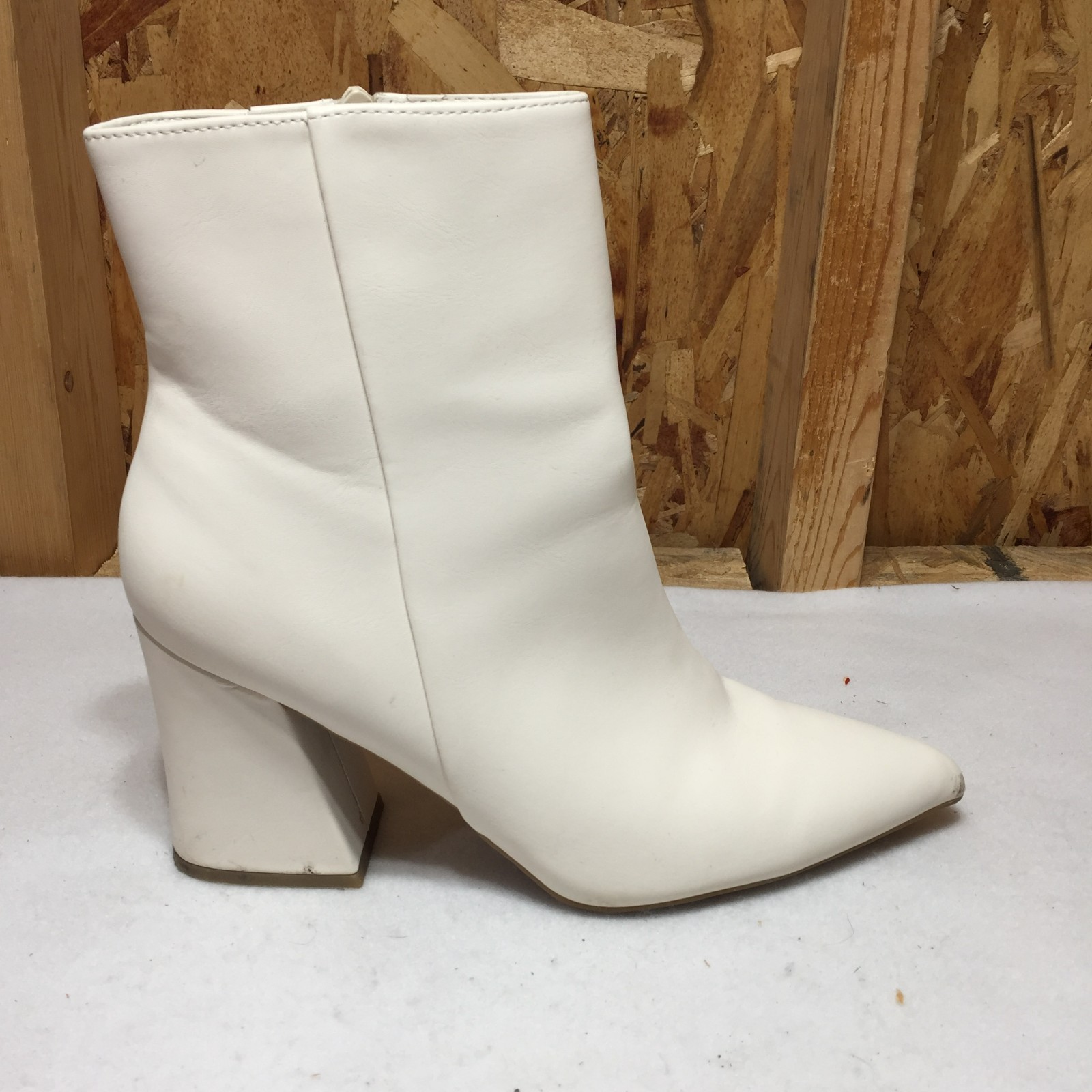 Madden Girl Faux Leather Cody Ankle Bootie Womens 9.5M 9.5 M White Side Zip
