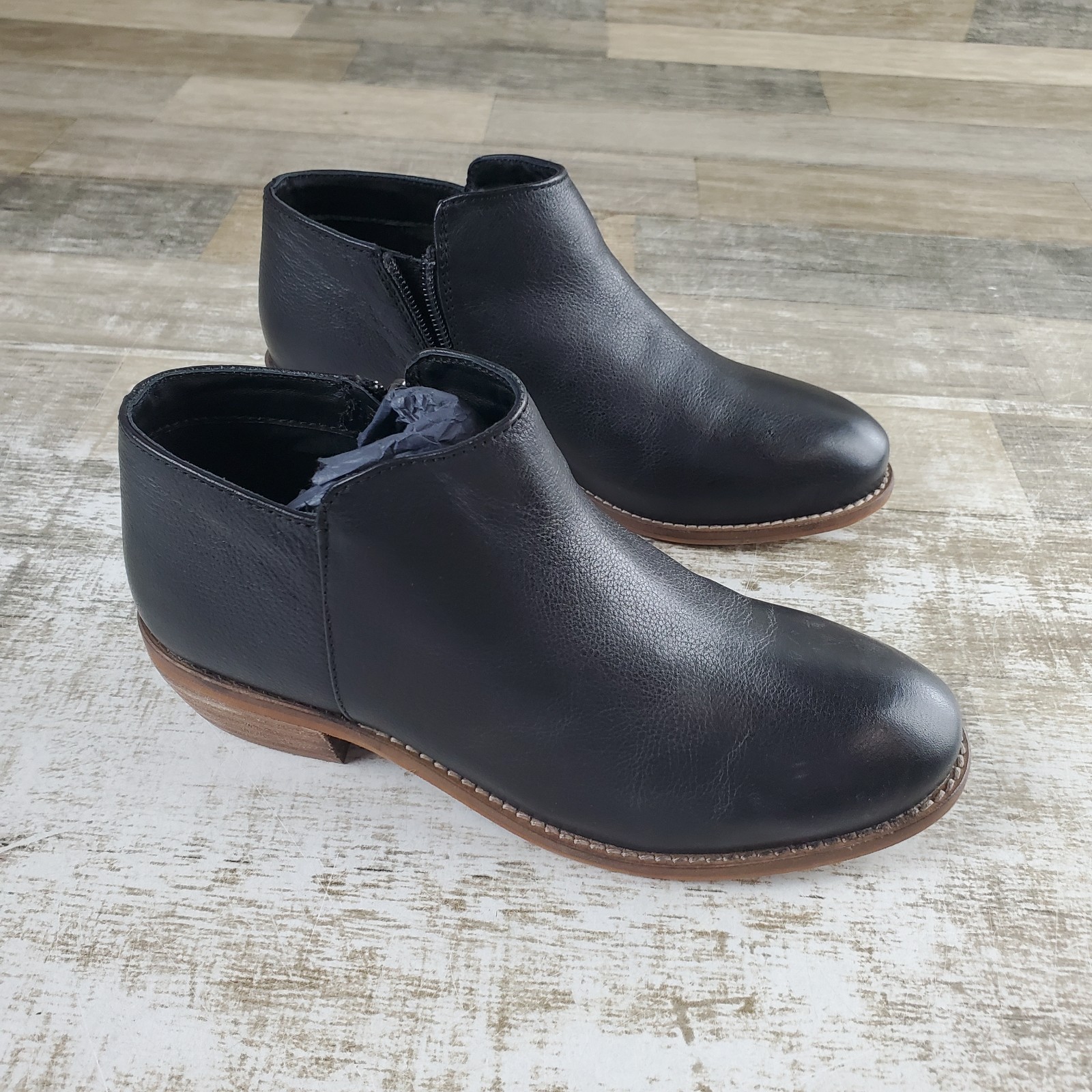 SoftWalk Rocklin Womens Booties Sz 5 M Black Tumbled Leather Side Zip Round Toe