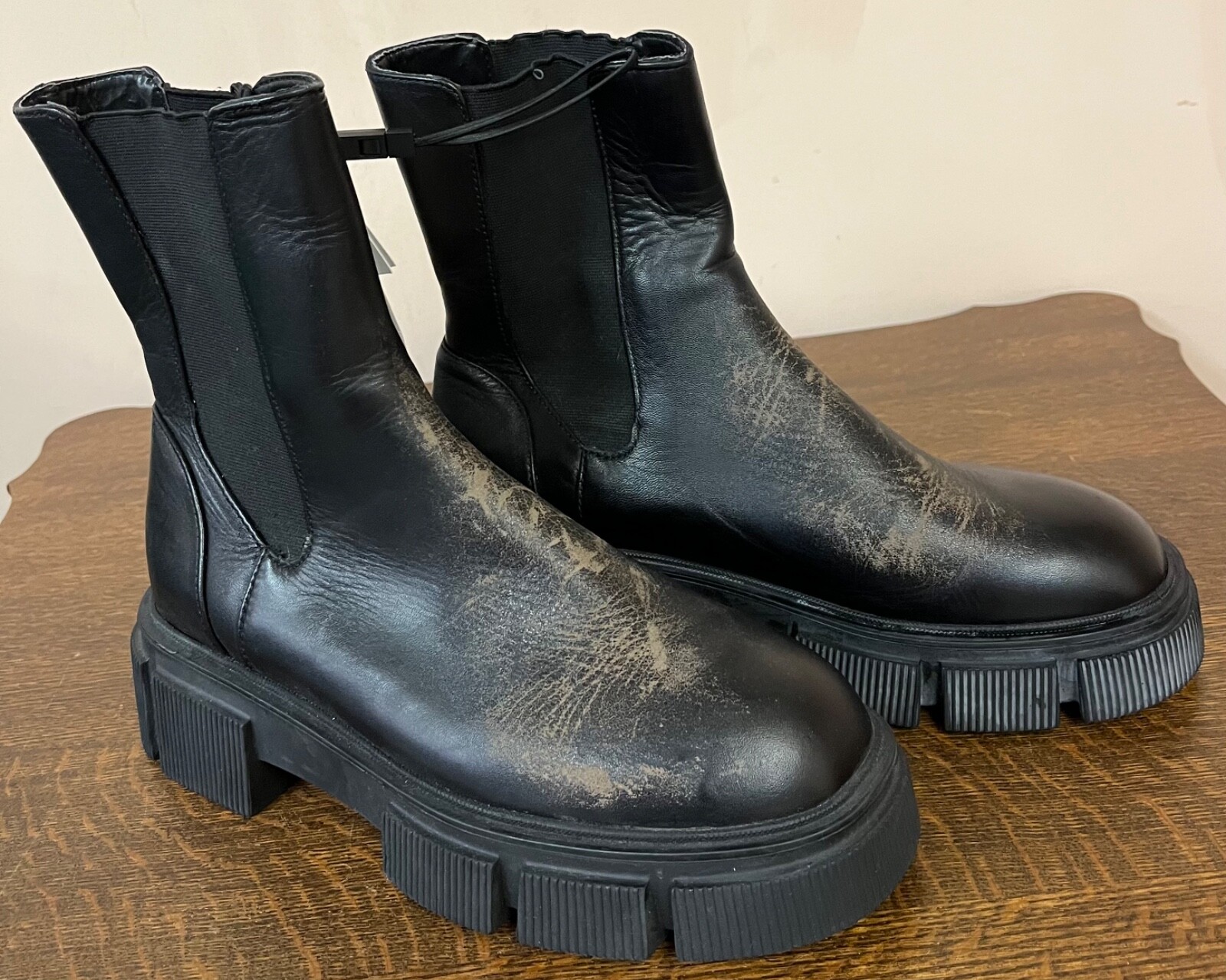 ZARA Chelsea Boots Distressed Leather Women Size 6 1/2 (37) Above Ankle