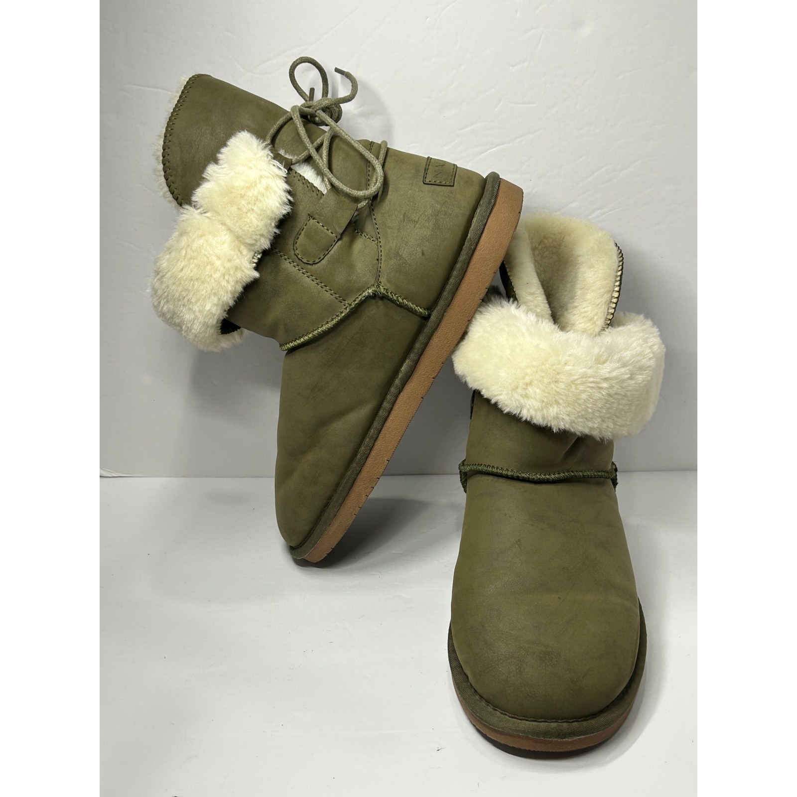 Nautica Women’s Olive Green Faux Fur Lined Winter Boots Size 10