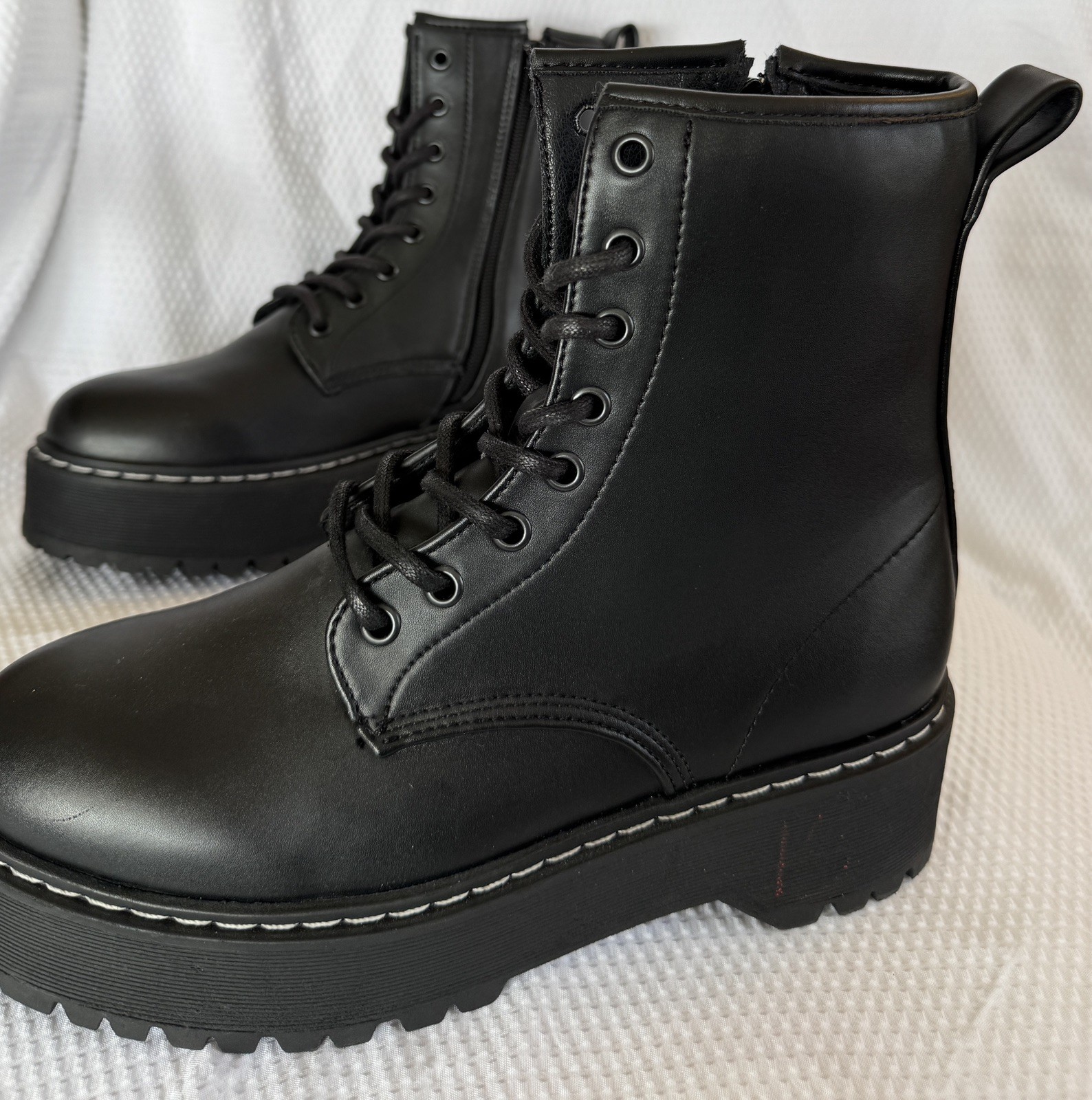 Steve Madden Black Women’s Bettyy Boots Size 9