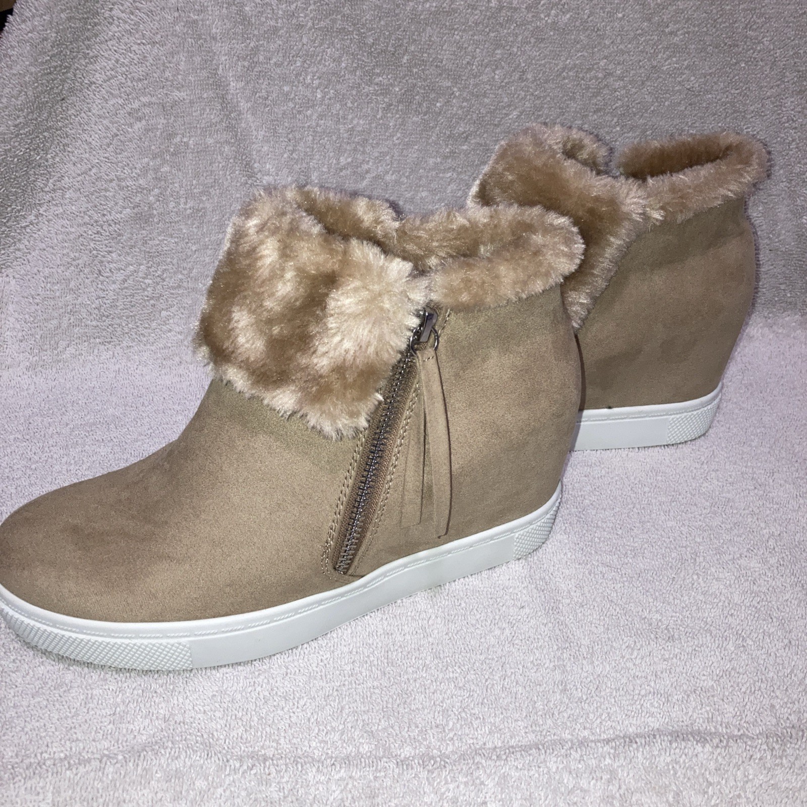 Brash Tan Hidden Wedge Y2K Faux Suede Fur Ankle Boots Zipper Tasseled Size 7.5