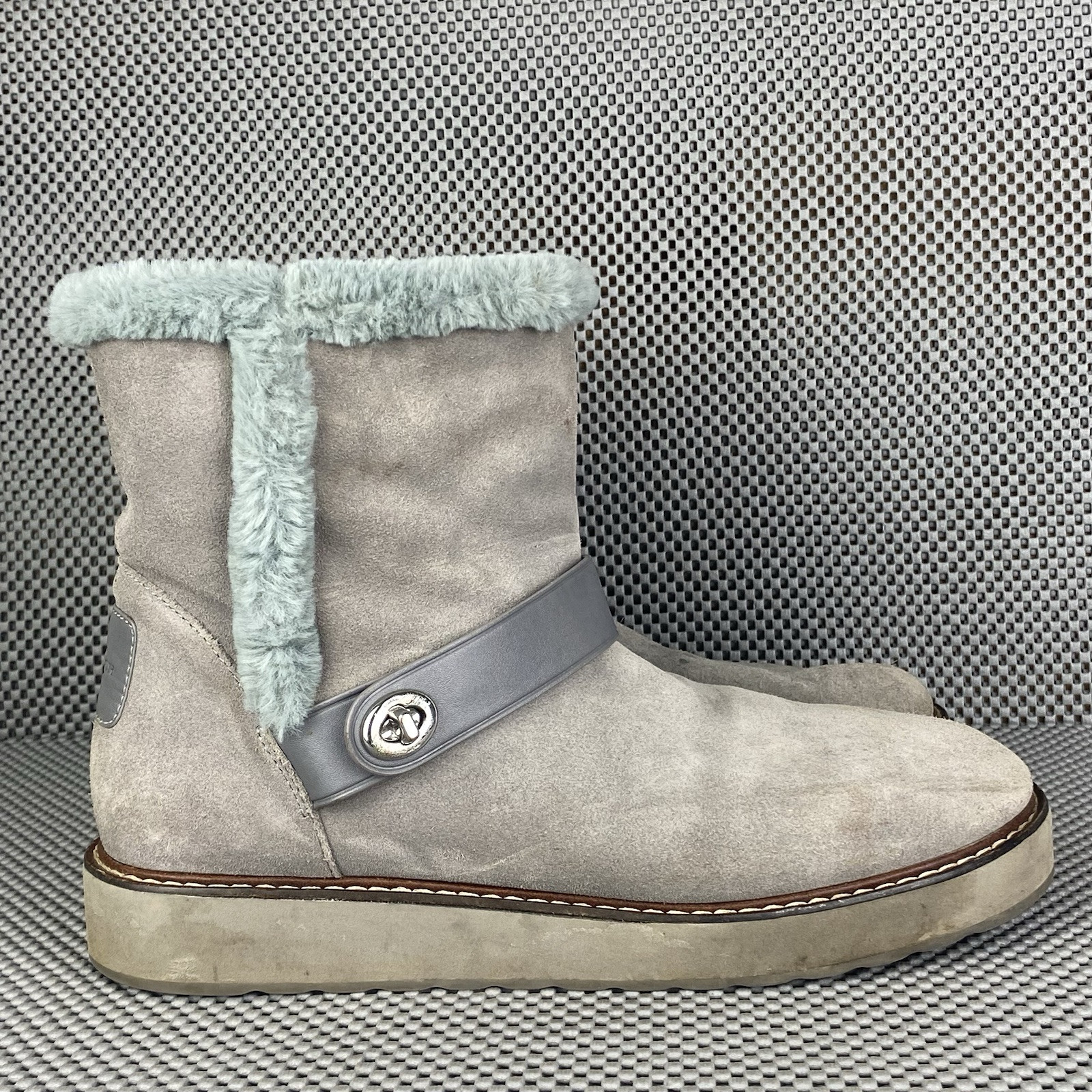 Coach Boots Womens Size 9.5 B Gray Logo Warm Shearling Lined Winter Casual