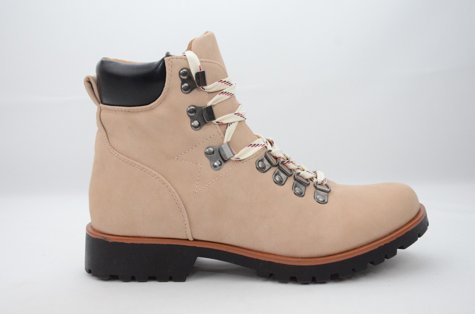 Runyon Hiker Boots by Seven 7 Stone Women’s Size 9 New in Box 2082