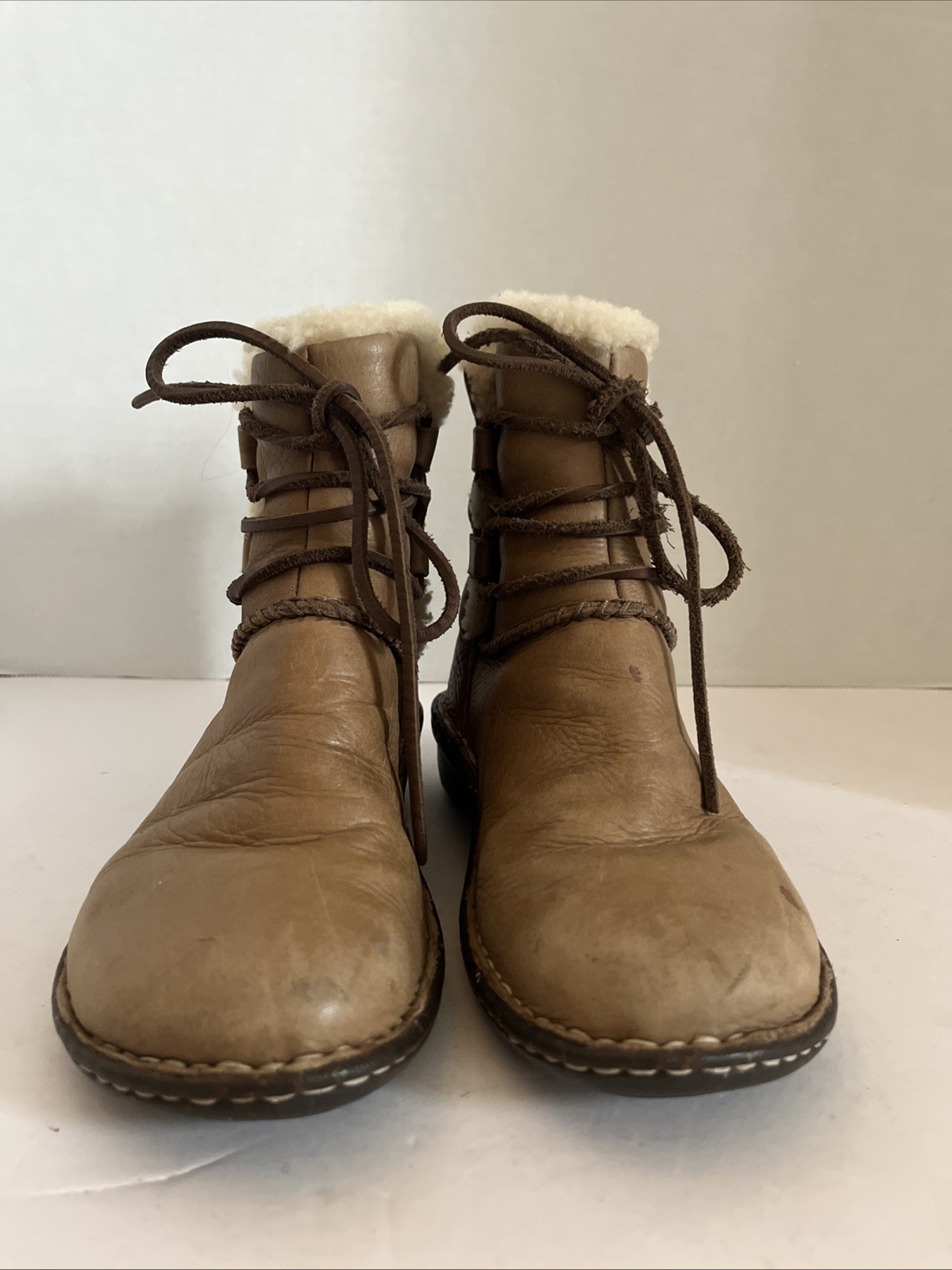 UGG Caspia Tan Brown Leather Wrap Tie Ankle Sheepskin Warm Boots Womens SZ 6