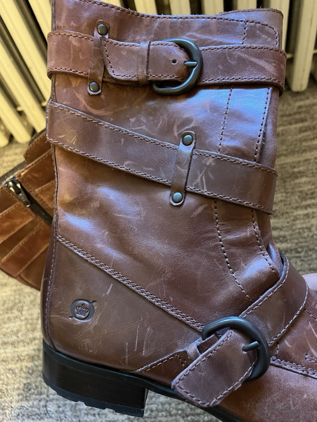 Børn Women’s Brown Leather Boots Buckles Zipper Vintage Scuffed Size 7.5