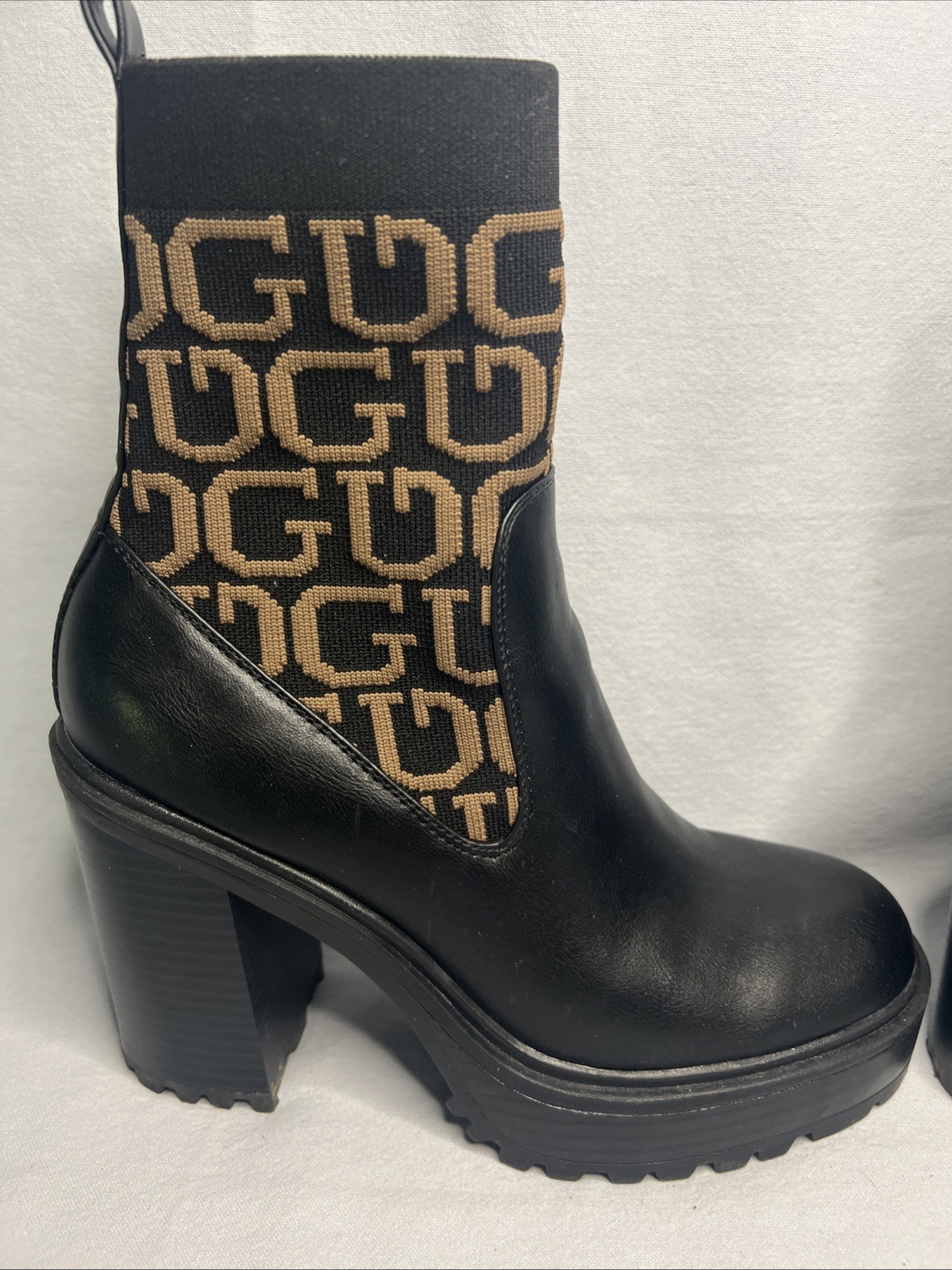 GUESS Sures Knit Logo Platform Lug Sole Block Heel Boot 8 Urban Chic Moto