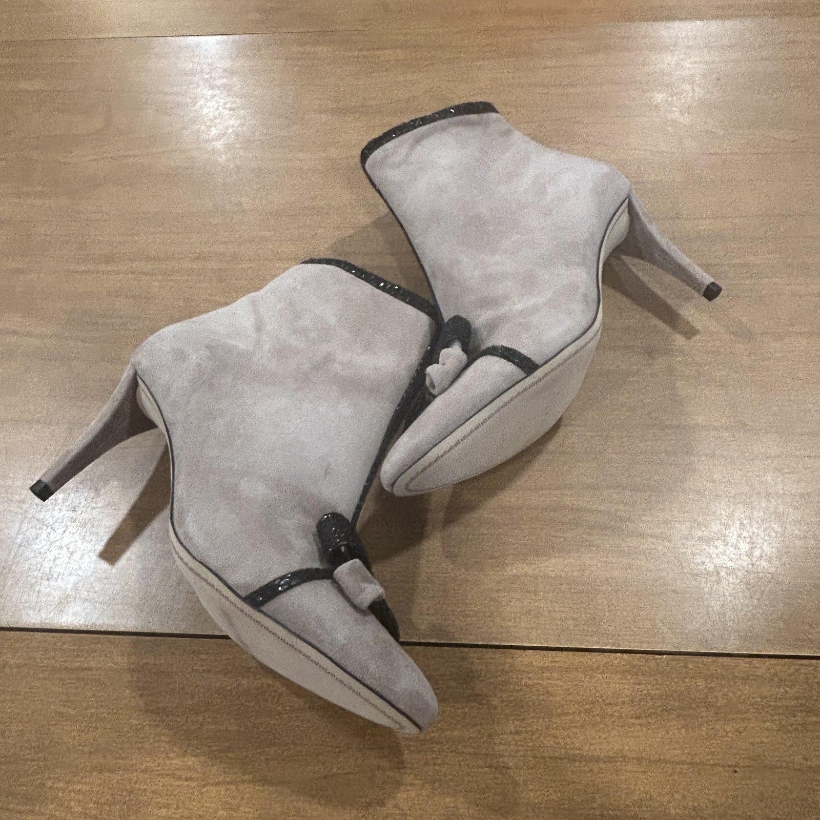 Karl Lagerfeld Paris Boots Womens Size 7.5 Suede Mona Ankle Bow Zip Pointed Toe