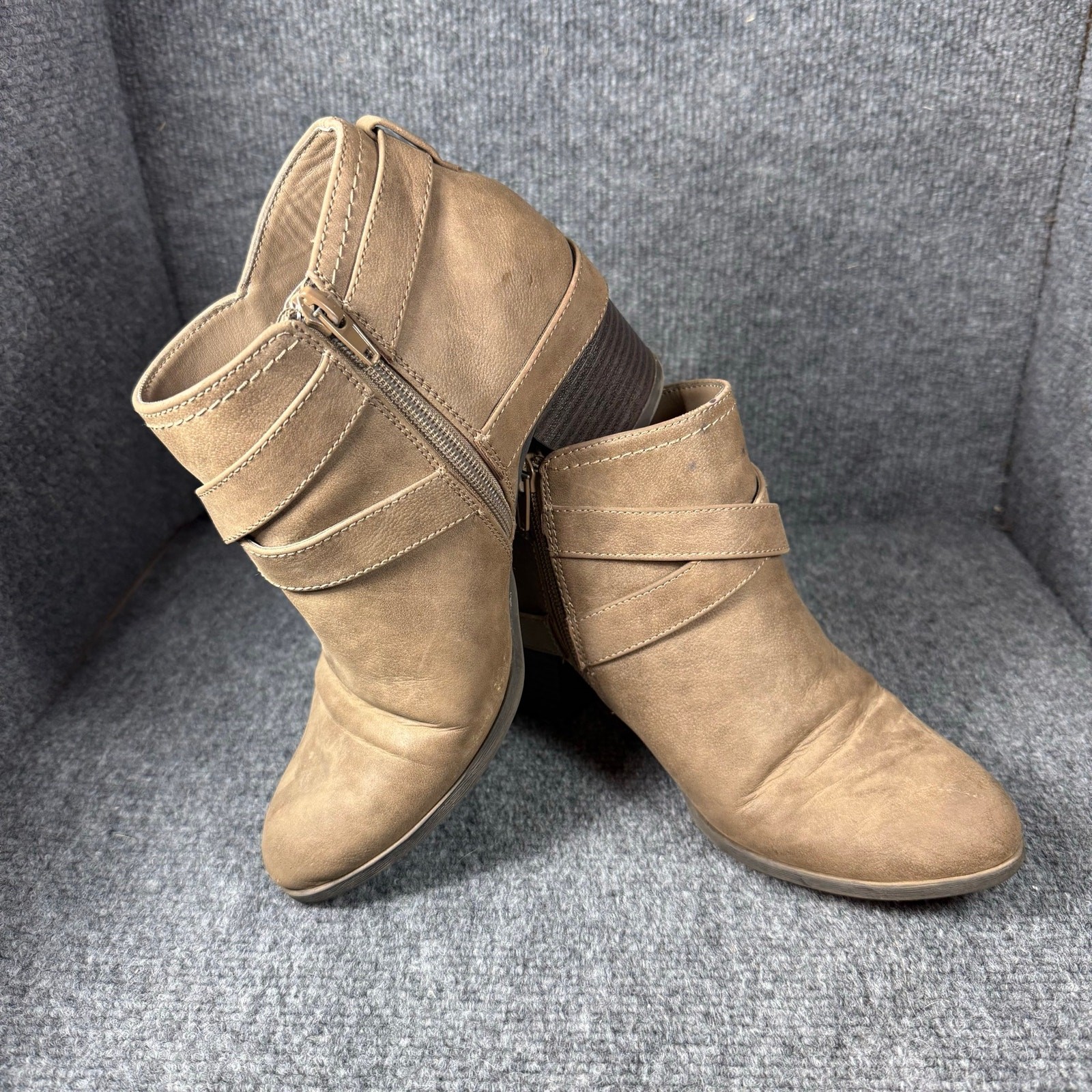 Indigo Rd. Boots Women’s 8M Beige/Tan Zip Side Heel City Business Casual