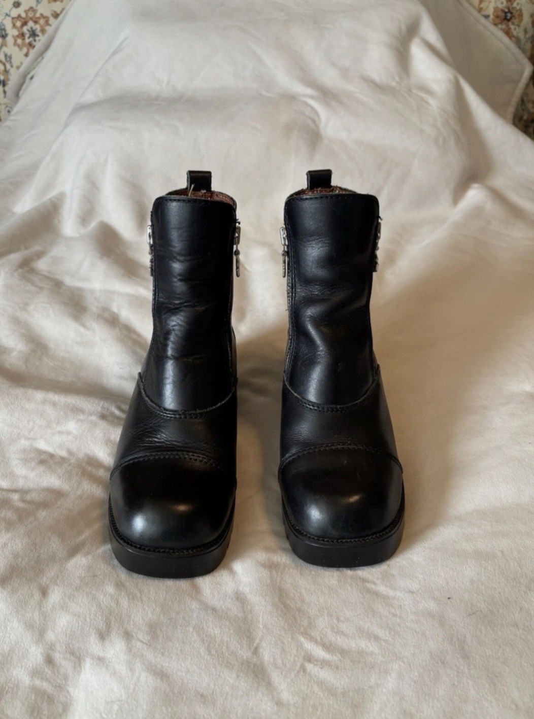 Harley Davidson Boots Size 6.5 W, Black, Zipper, low heel. Barely worn.