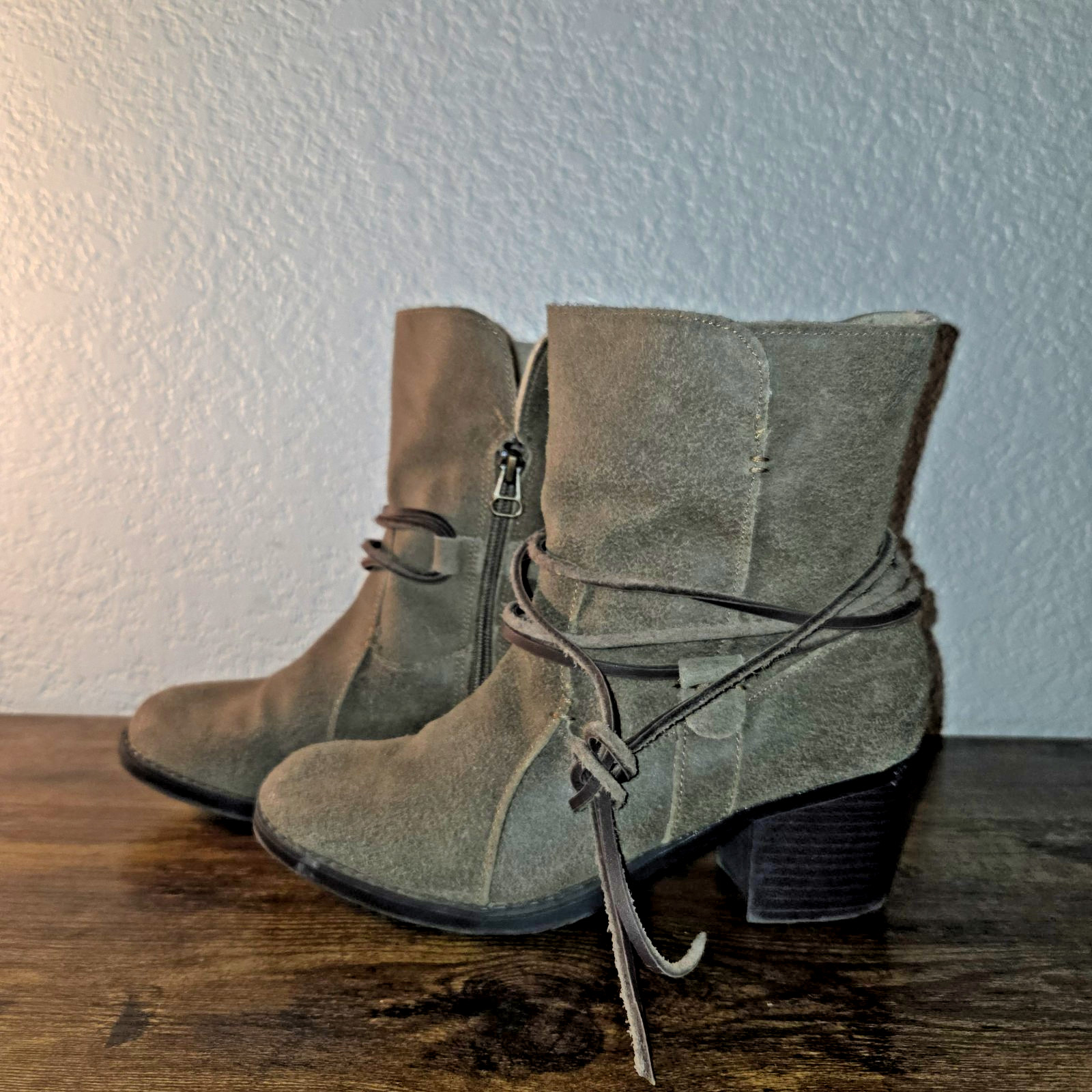 Eddie Bauer Louise Ankle Boots Womens 7 Chocolate Suede Faux Fur Wrap Laces