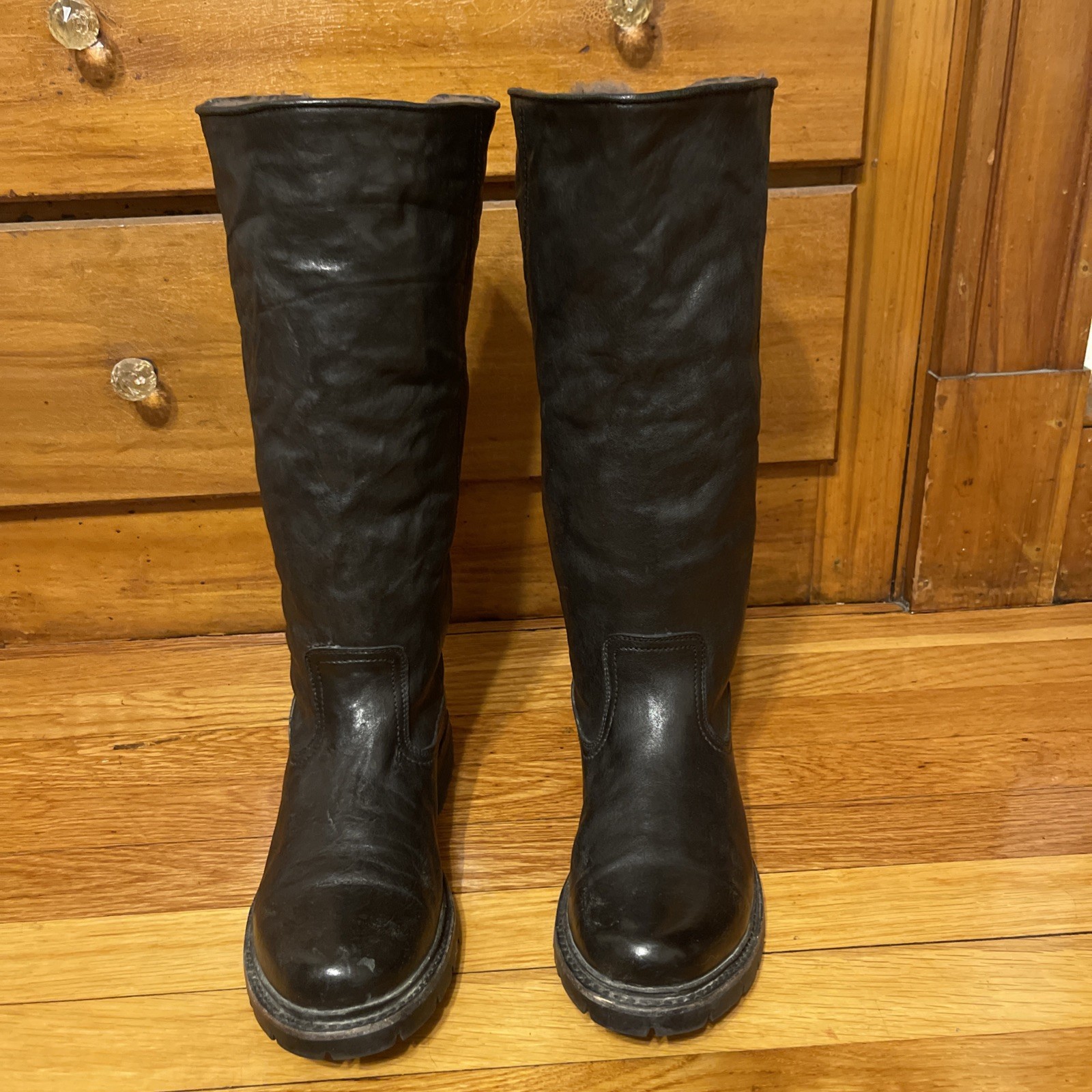 FRYE Mara Black Leather Logo Shearling Lined Tall Logo Stud Snap Boots 9.5B
