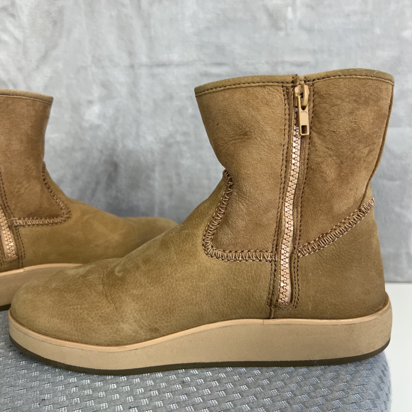 Olukai Pa’ina Hulu Shearling Ankle Boots Womens 7.5 Tan Suede Cozy Warm Winter