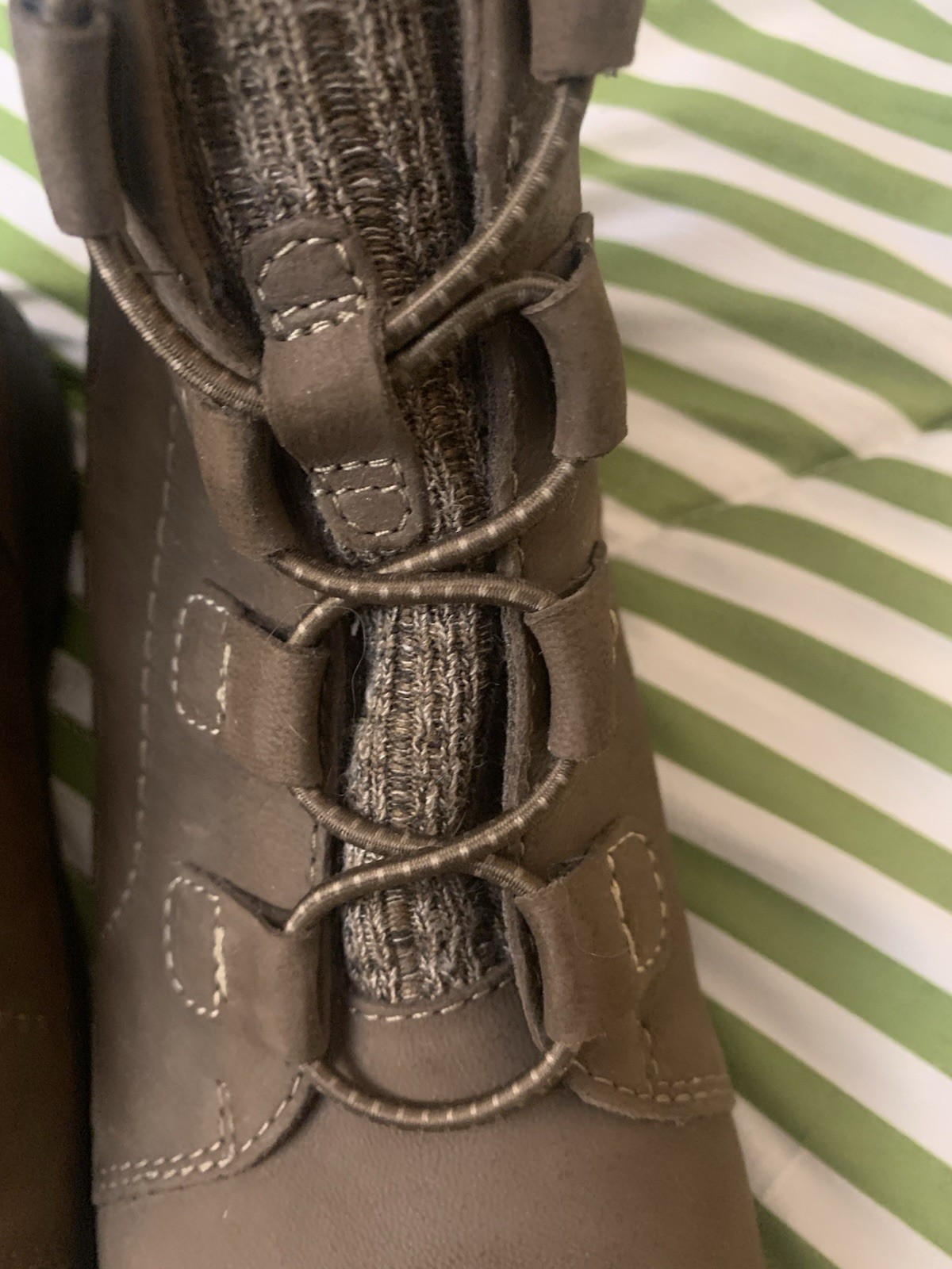 Clarks Collection Women’s Brown Leather Boots Lined Side Zip Comfort Size 8W
