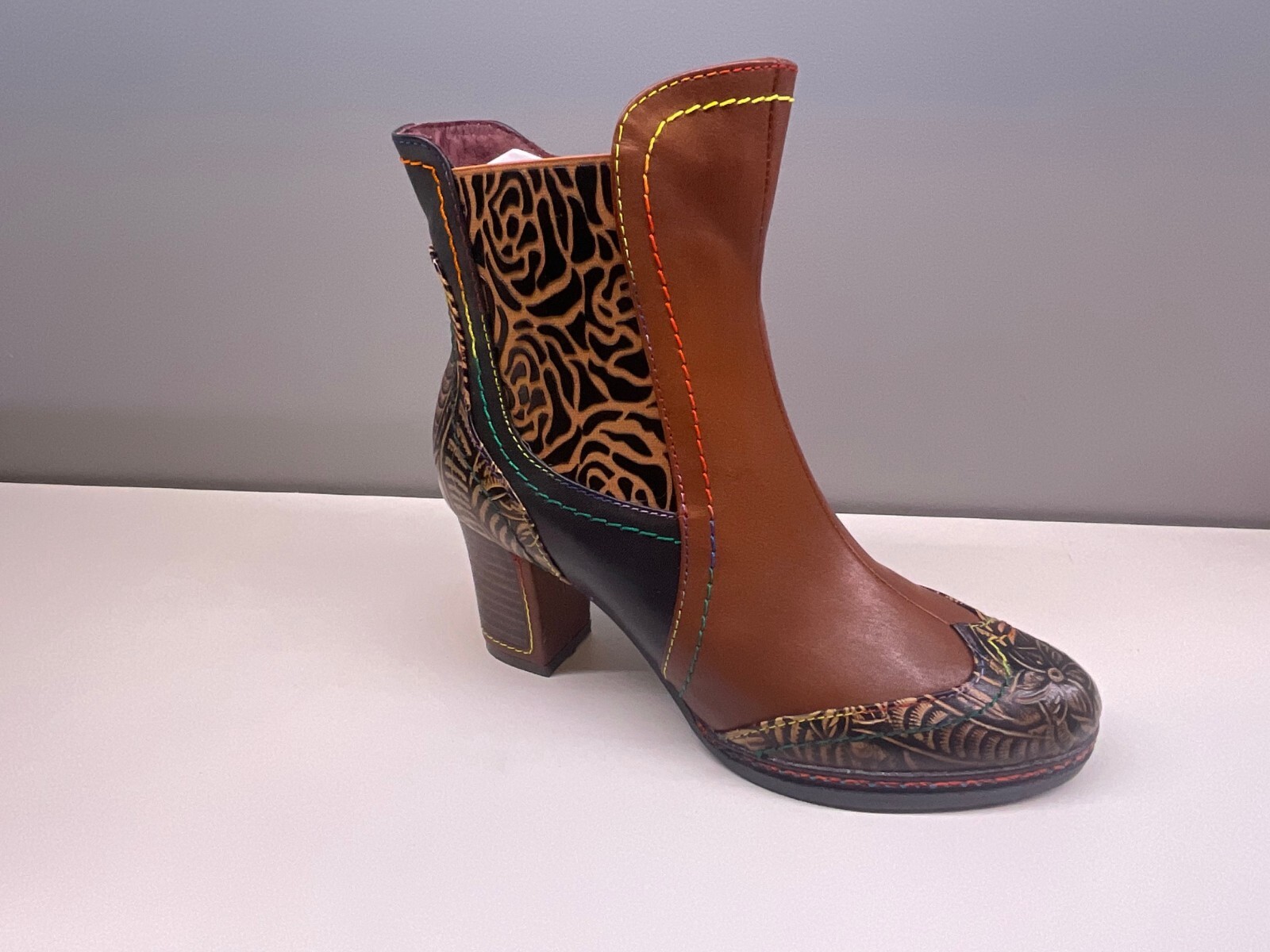 L’Artiste Spring-Step «Santana» Tooled Leather Floral/Tiger Multi – NWD!