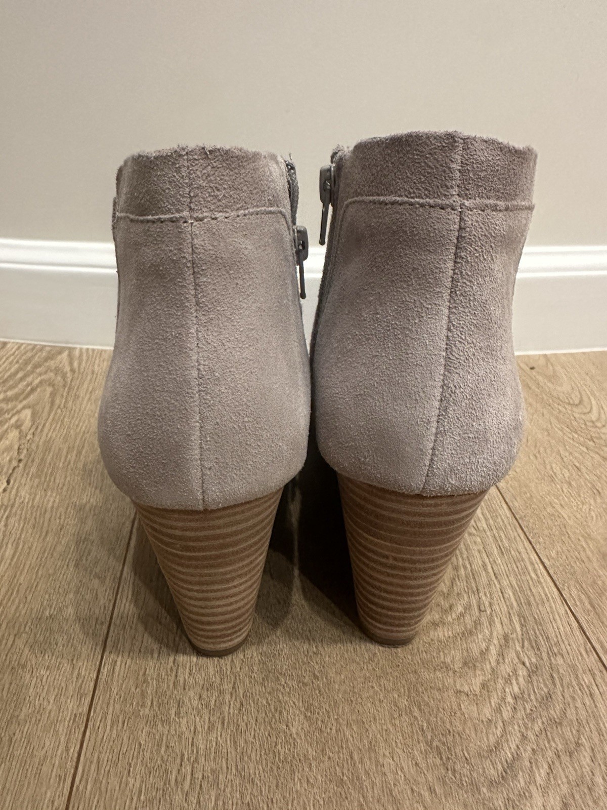 Lucky Brand Women’s US 10 Beige Suede Ankle Bootie Wedge Almond Toe Zip