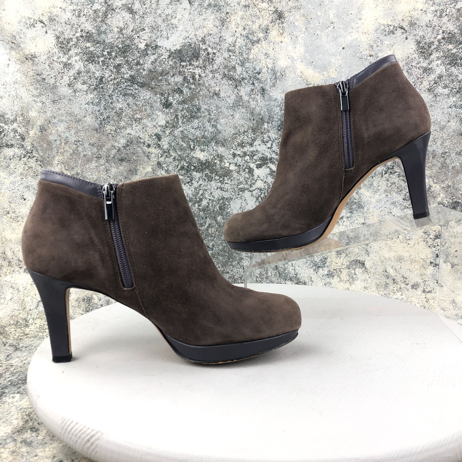 Clarks Womens Size 9M Ambyr Gem Brown Closed Toe Platform Side Zip Ankle Booties