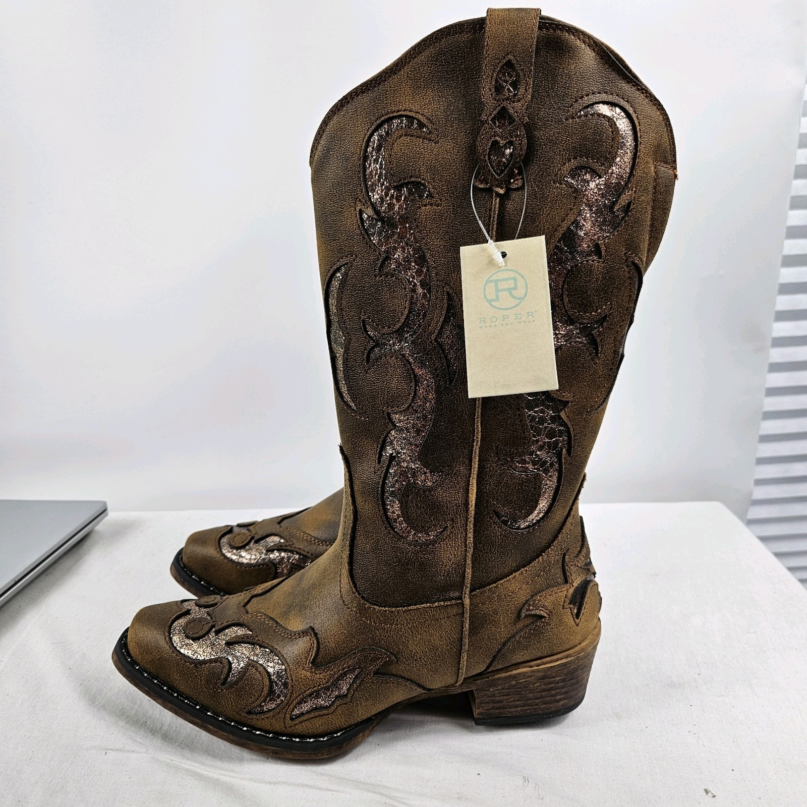 Roper Ladies Size 8.5 Faux Leather Metallic Underlay Snip Toe Cowboy Boots