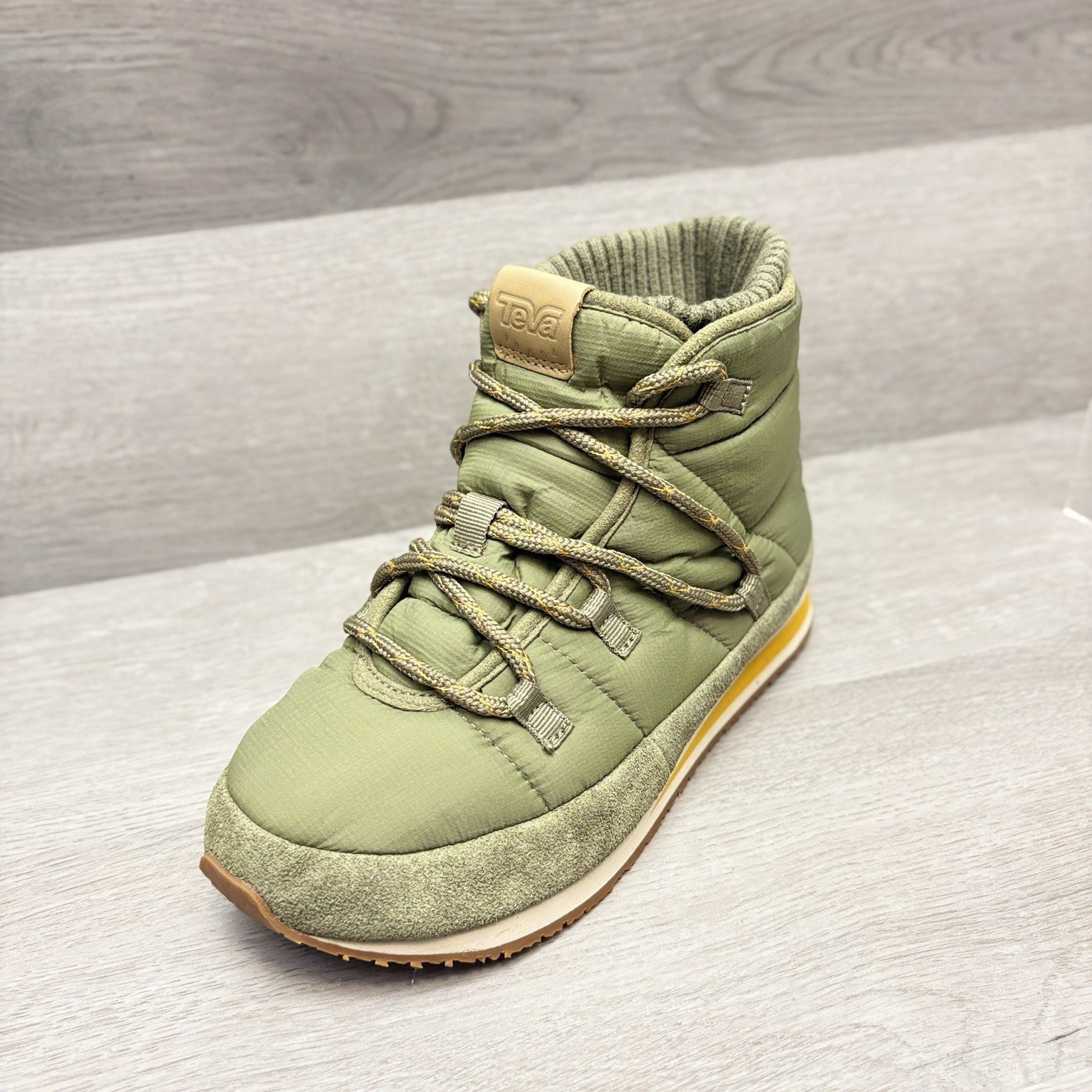 Teva ReEmber Boots Lace Up Olive Green Quilted Nylon Moc Toe Hiking Boots Size 6