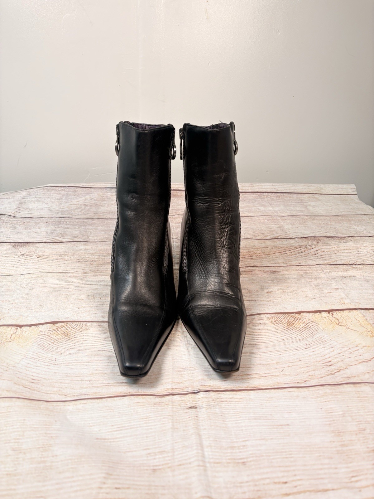 Donald J Pliner Women’s Sz 8.5M Vintage Black Leather Stiletto Zip Ankle Boots