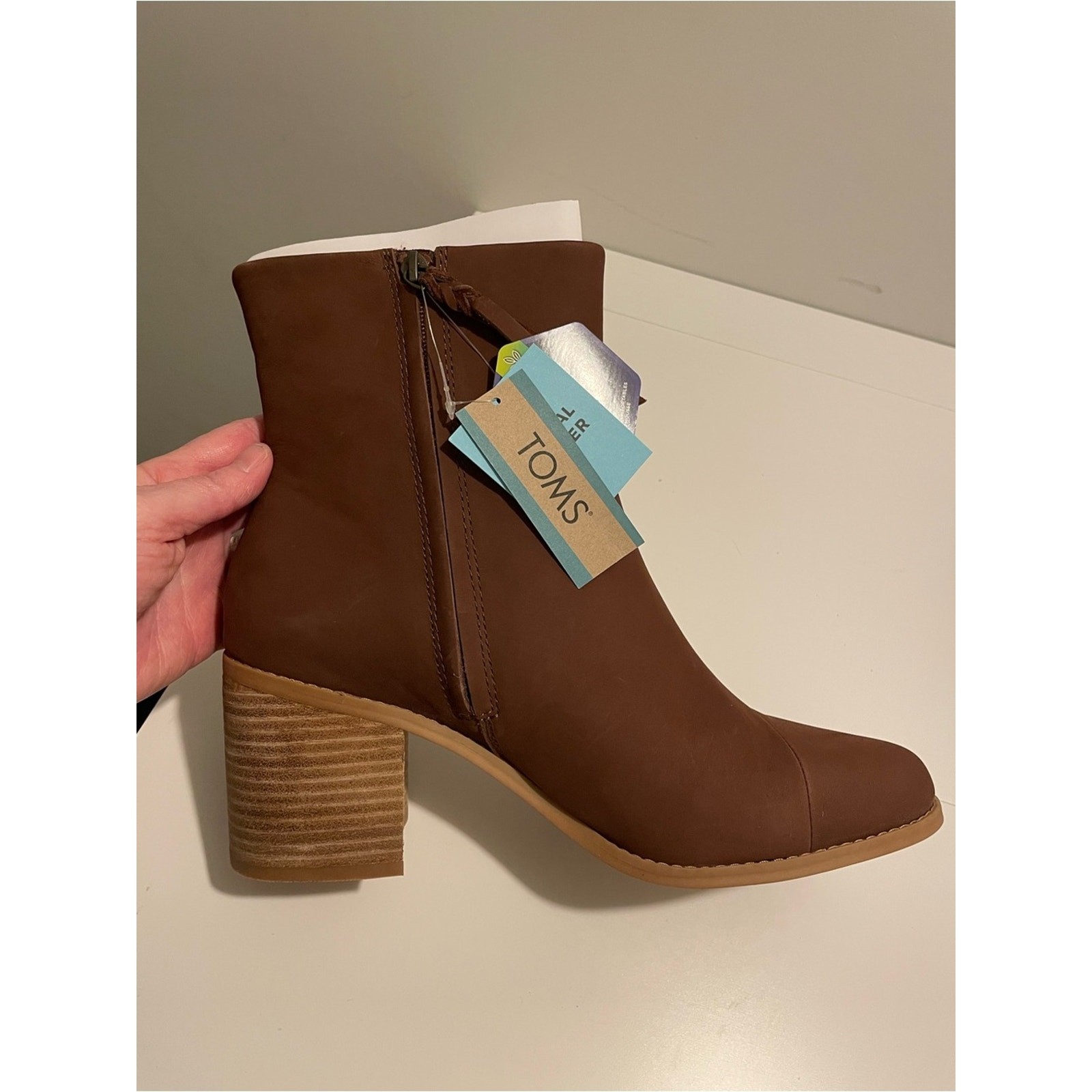 TOMS Brand Women’s 12 New In Box Evelyn Style Heeled Boot Chestnut Brown