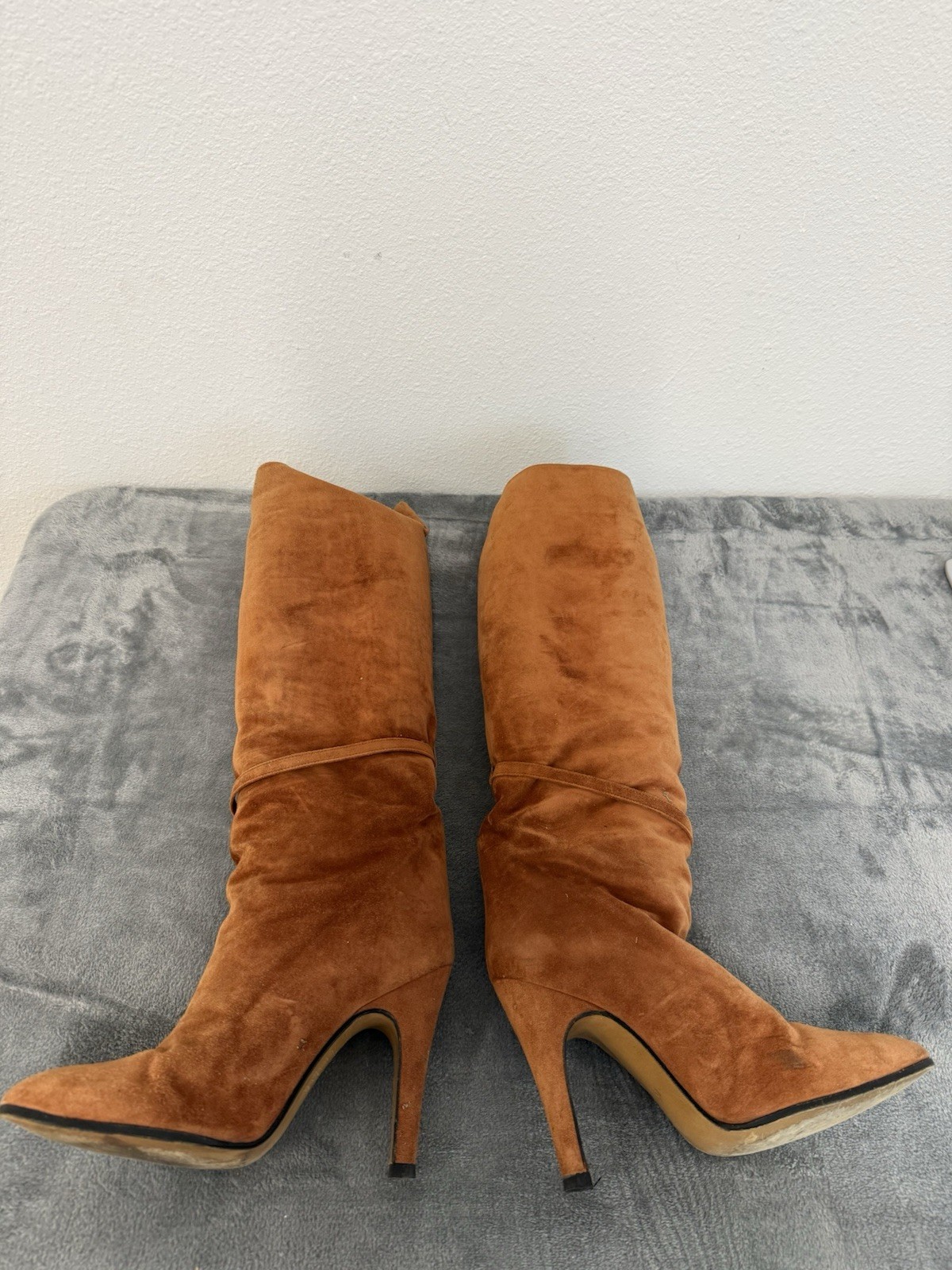 Women’s Over The Knee Brown Synthetic Suede Boot Size 39