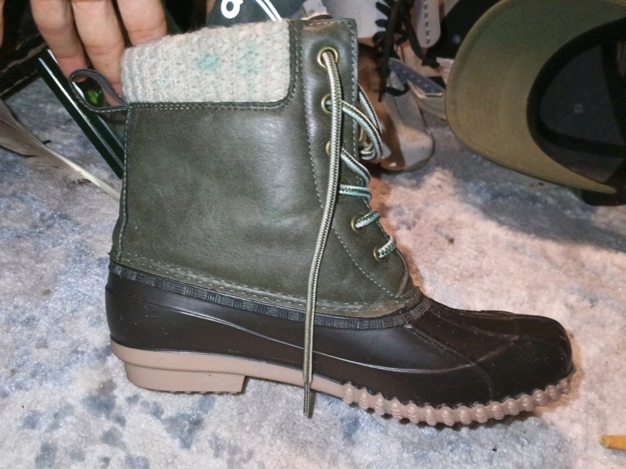 Magellan Outdoors Women’s Duck Boots Size 7 Green Sweater Collar Weatherproof