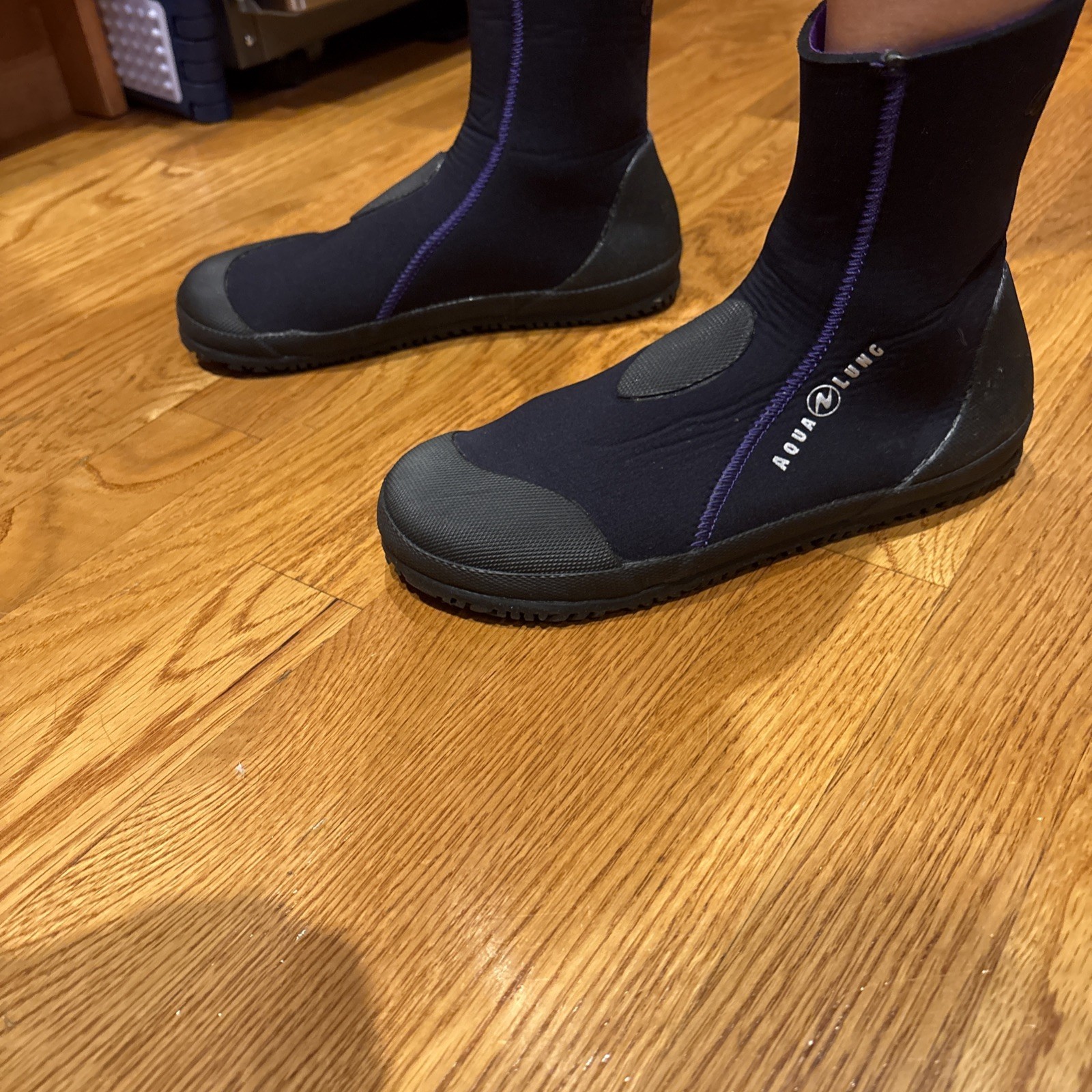 Aqua Lung black ellie ergo 5mm neoprene diving boots pull on women’s size 8