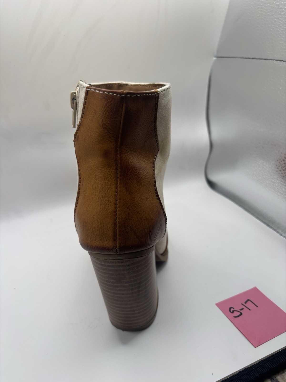 Qupid Womens Brown/Beige Leather Colorblock Ankle Bootie Pointed Side Zip 6.5