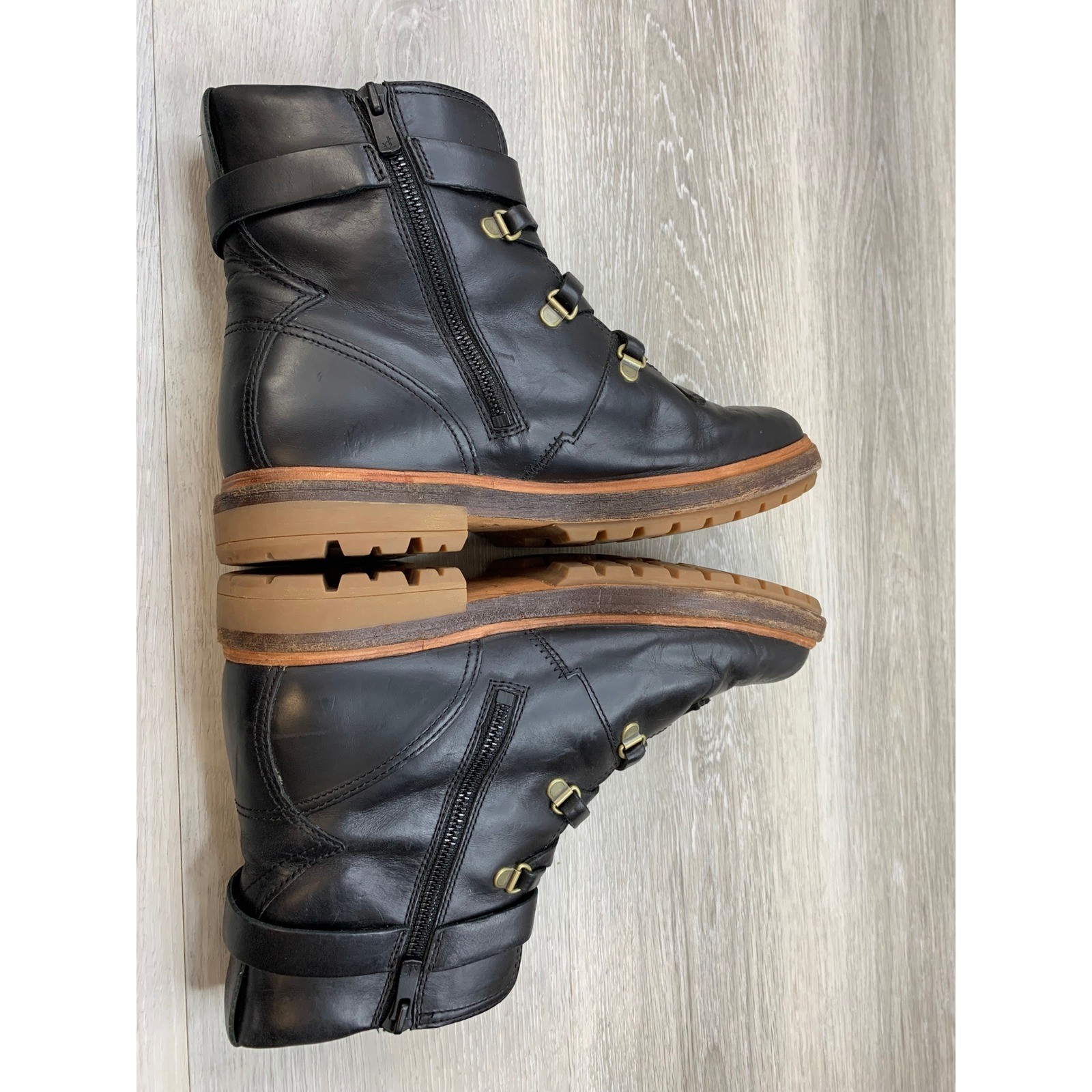 Timberland Women’s Combat Boots Black Leather Lace Up Buckle 9 Comfort Shoes