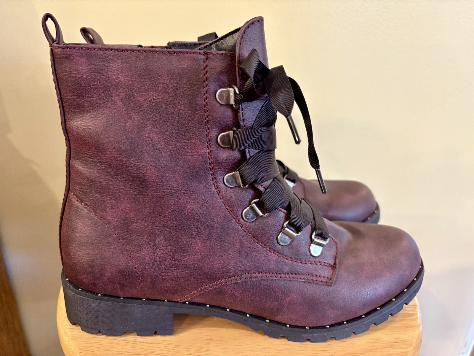 Kohl’s Women’s Size 10 Maroon Combat Style Boots