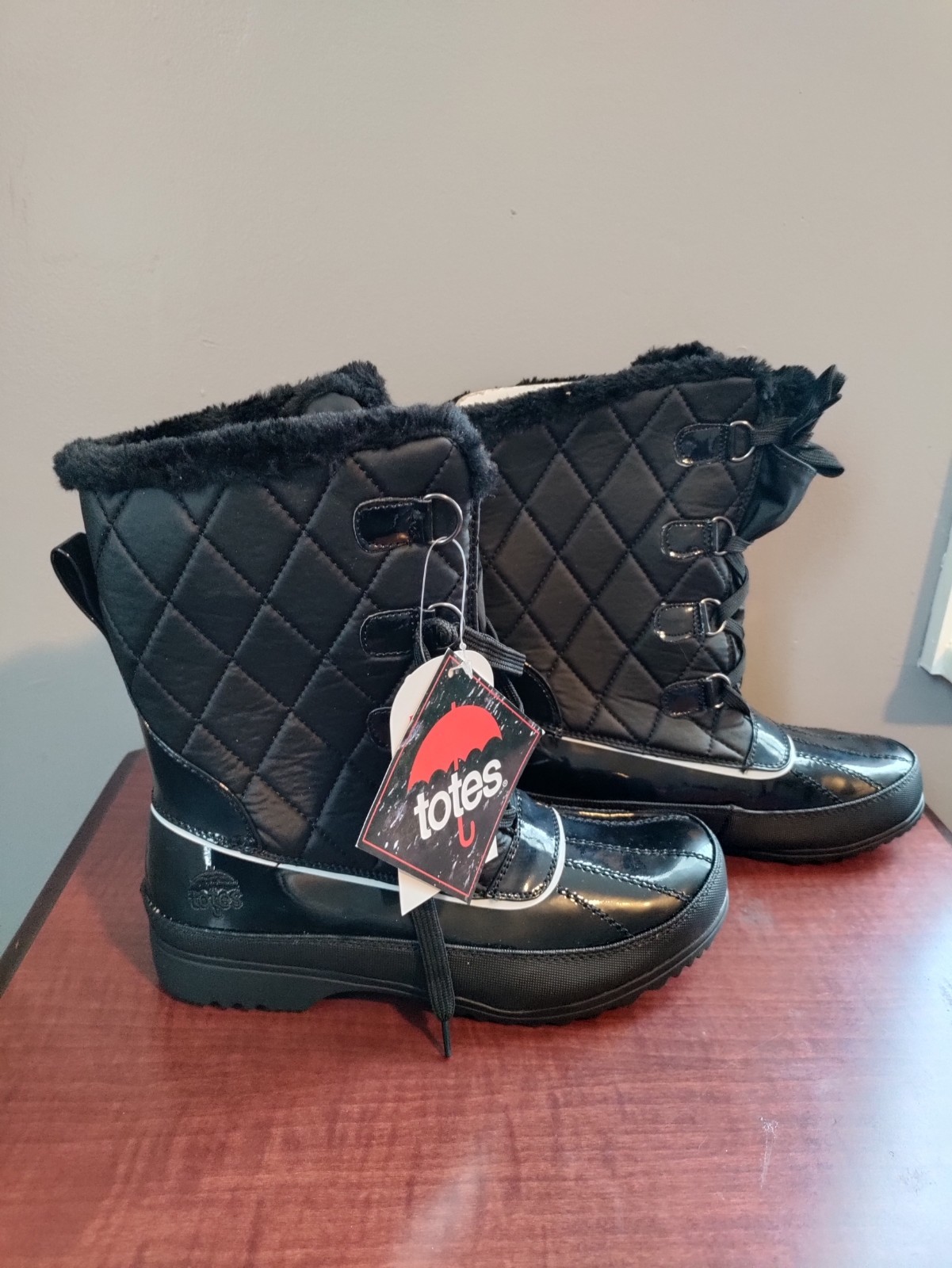 Totes Women’s Black Waterproof Rain Boots 8