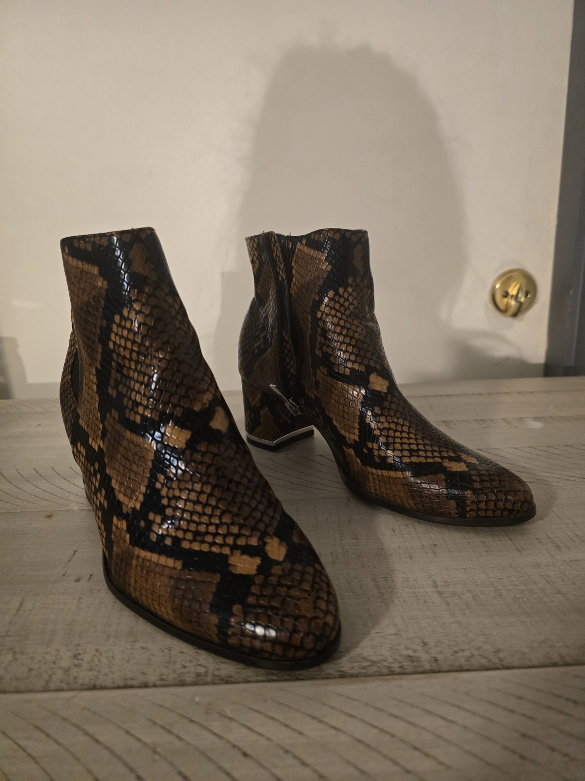 beautiful booties Calvin klein..