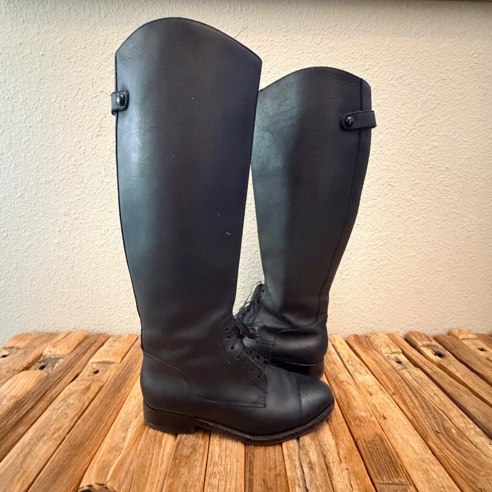 Juicy Couture Black Leather Lace Up Tall Riding Boots Vibram Red Sole Womens 8M
