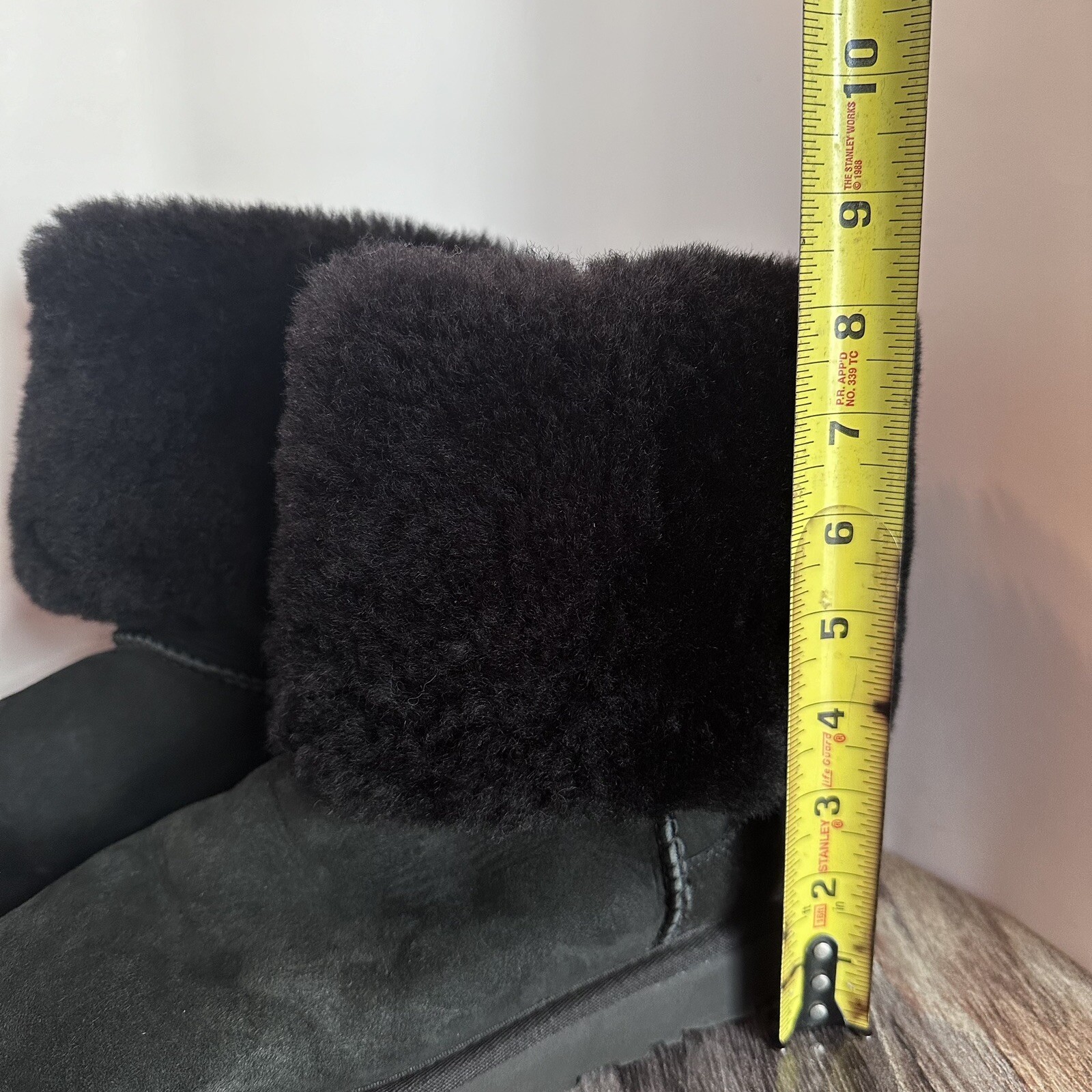 Ugg Womren’s Size7 Black Pull On Sheep Skin Suede Warm Classic Tall 1016224