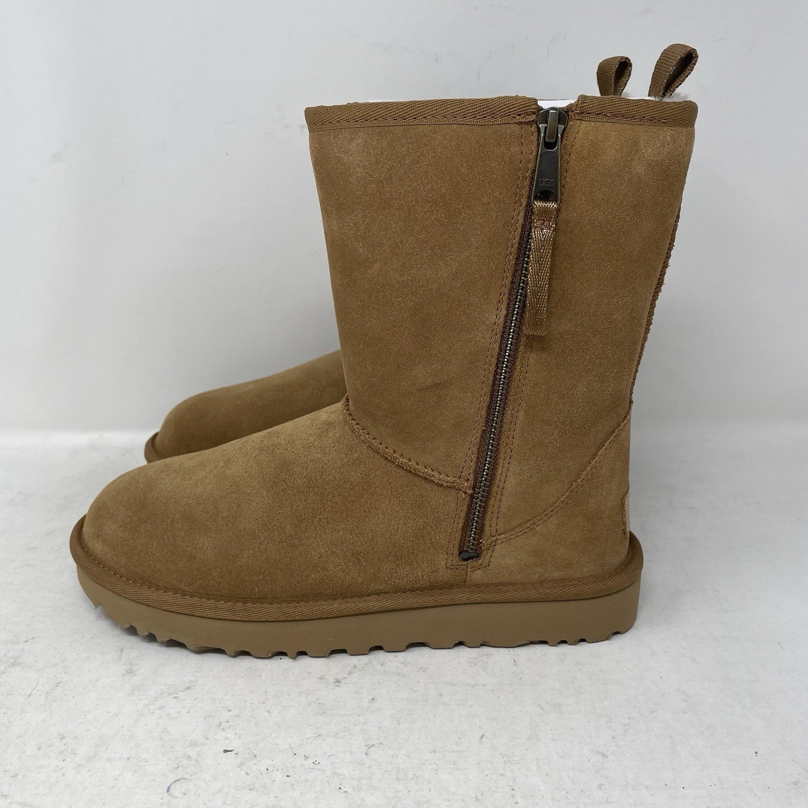 UGG Classic Short Dual Zip II Chestnut Women’s Size 7
