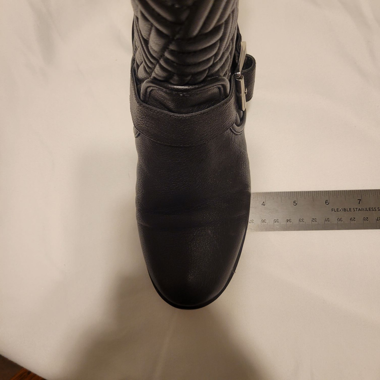 Calvin Klein Ankle Boots Women’s Size 7.5 Rauline Black Quilted Zippers