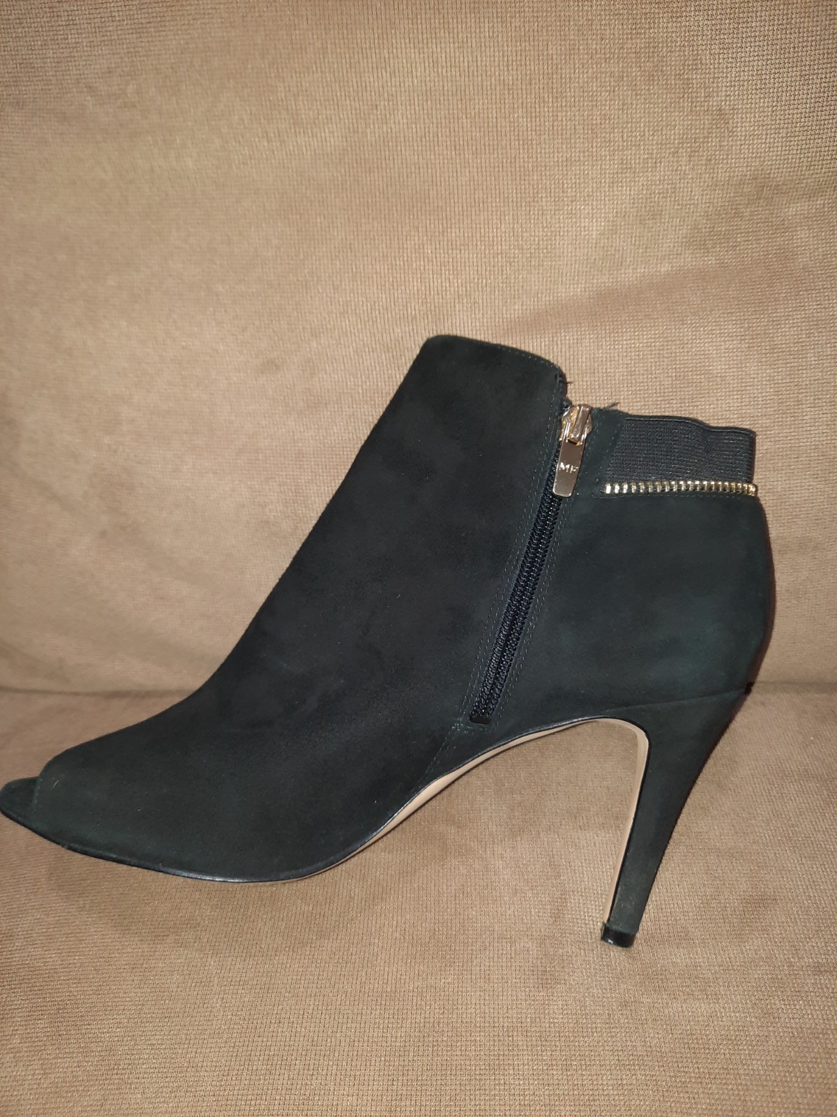 Marc Fisher Serenity Heeled Open Toe Black Suede Gold Zipper Booties Size 9 Wide