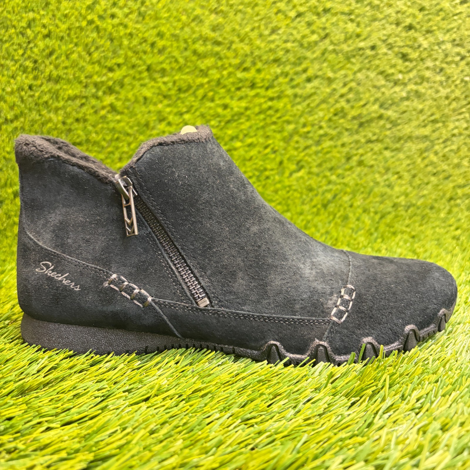 Skechers Relaxed Fit Bikers Womens Size 10 Black Classic Outdoor Suede Zip Boots