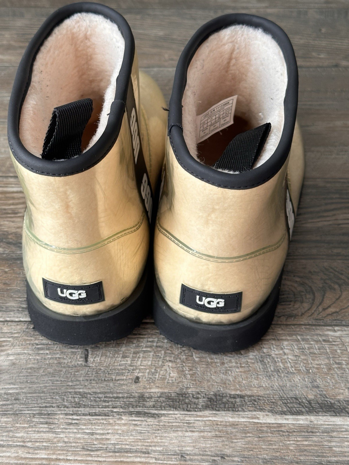 UGG Classic Clear Mini Boot Sherpa Lined Warm Logo Size 6